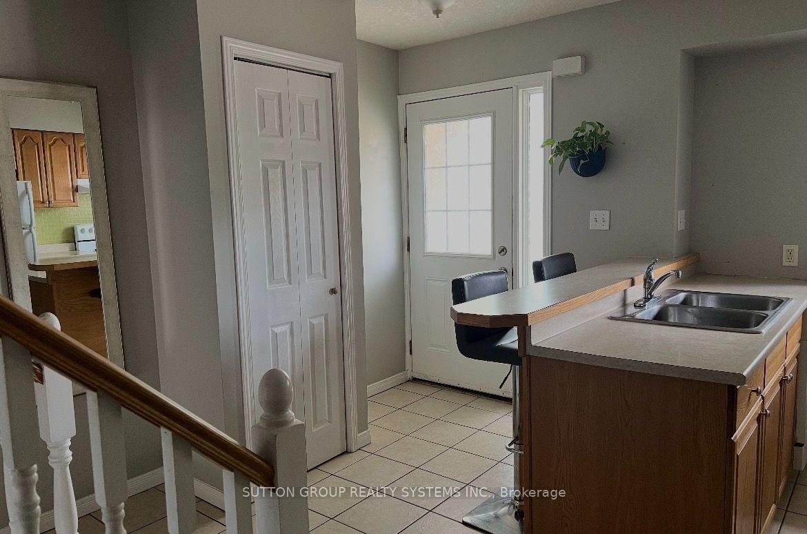 Photo 10 of Unit 19, 211 Veronica Drive, Kitchener, Centreville Chicopee — HOMEH