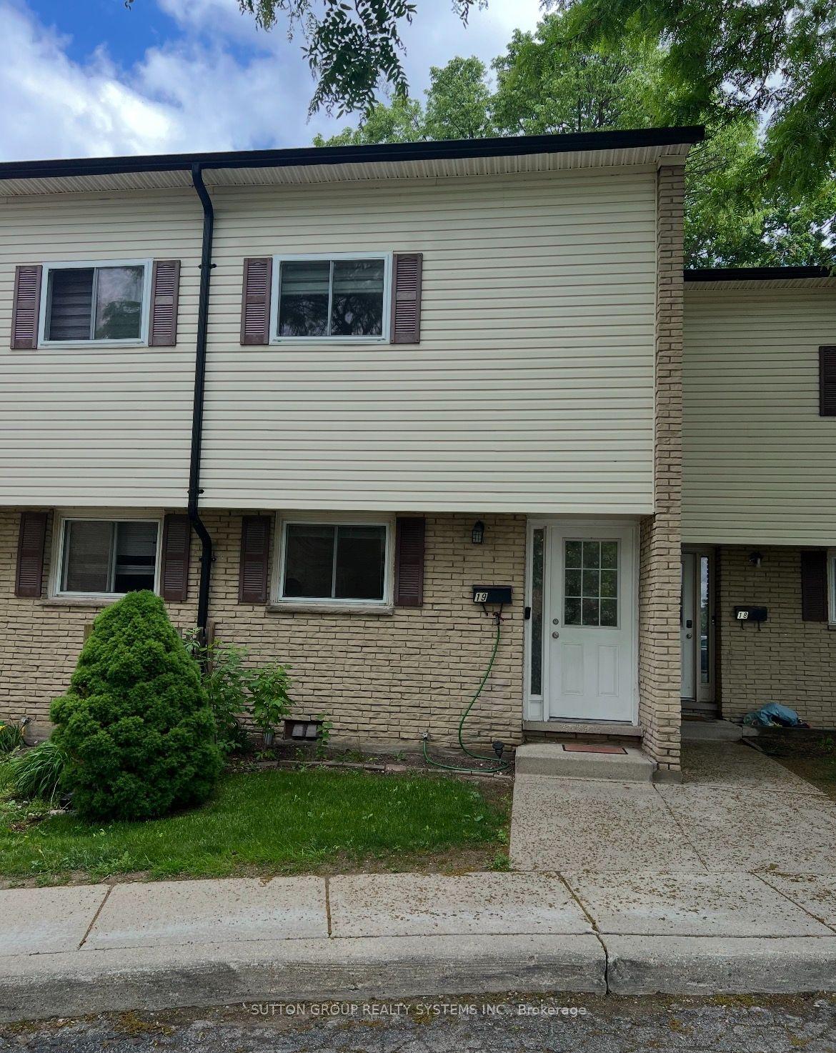 Photo 11 of Unit 19, 211 Veronica Drive, Kitchener, Centreville Chicopee — HOMEH