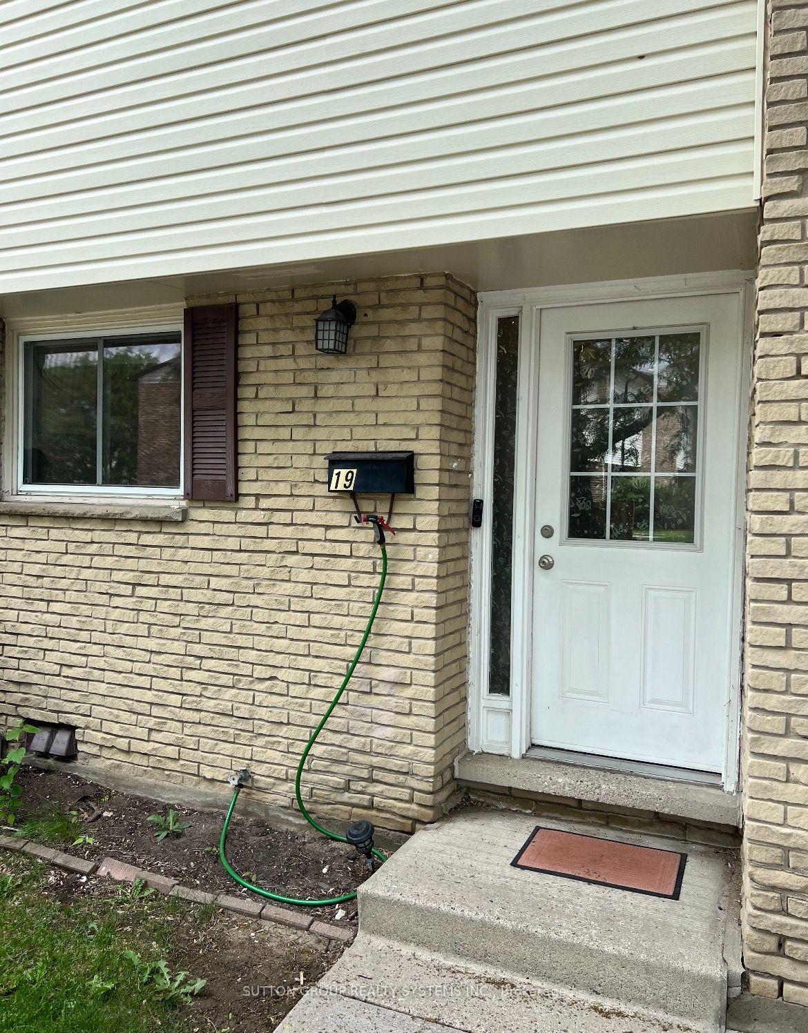 Photo 12 of Unit 19, 211 Veronica Drive, Kitchener, Centreville Chicopee — HOMEH