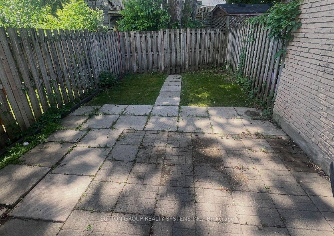 Photo 20 of Unit 19, 211 Veronica Drive, Kitchener, Centreville Chicopee — HOMEH