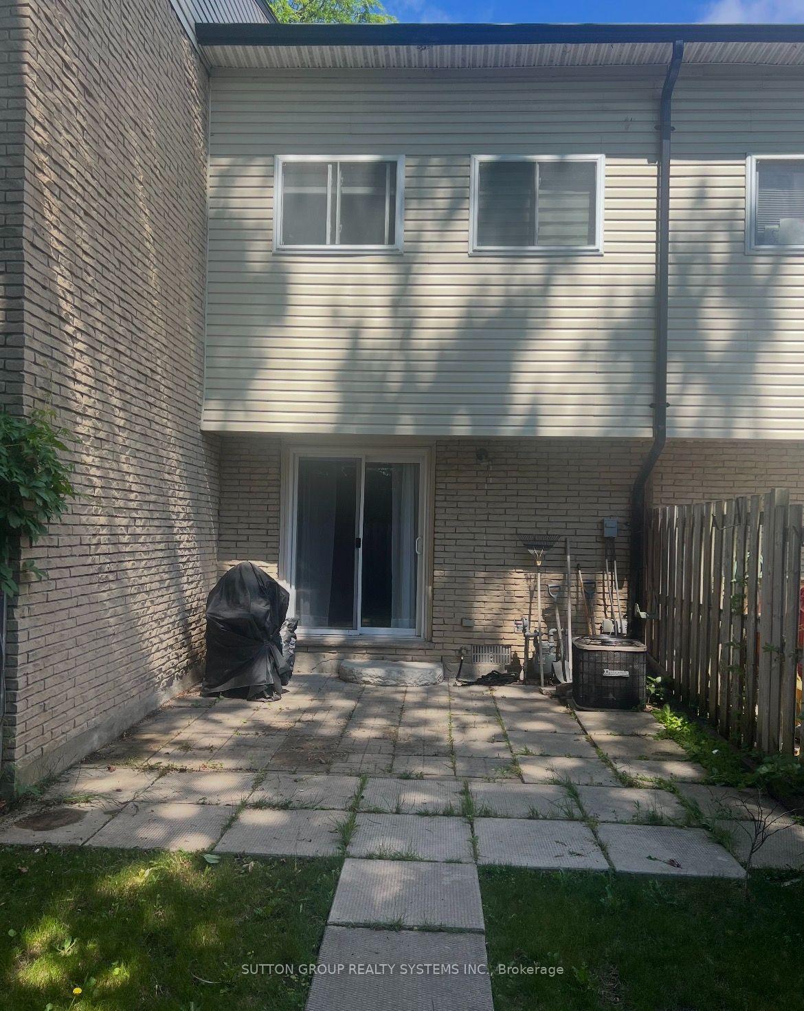 Photo 21 of Unit 19, 211 Veronica Drive, Kitchener, Centreville Chicopee — HOMEH