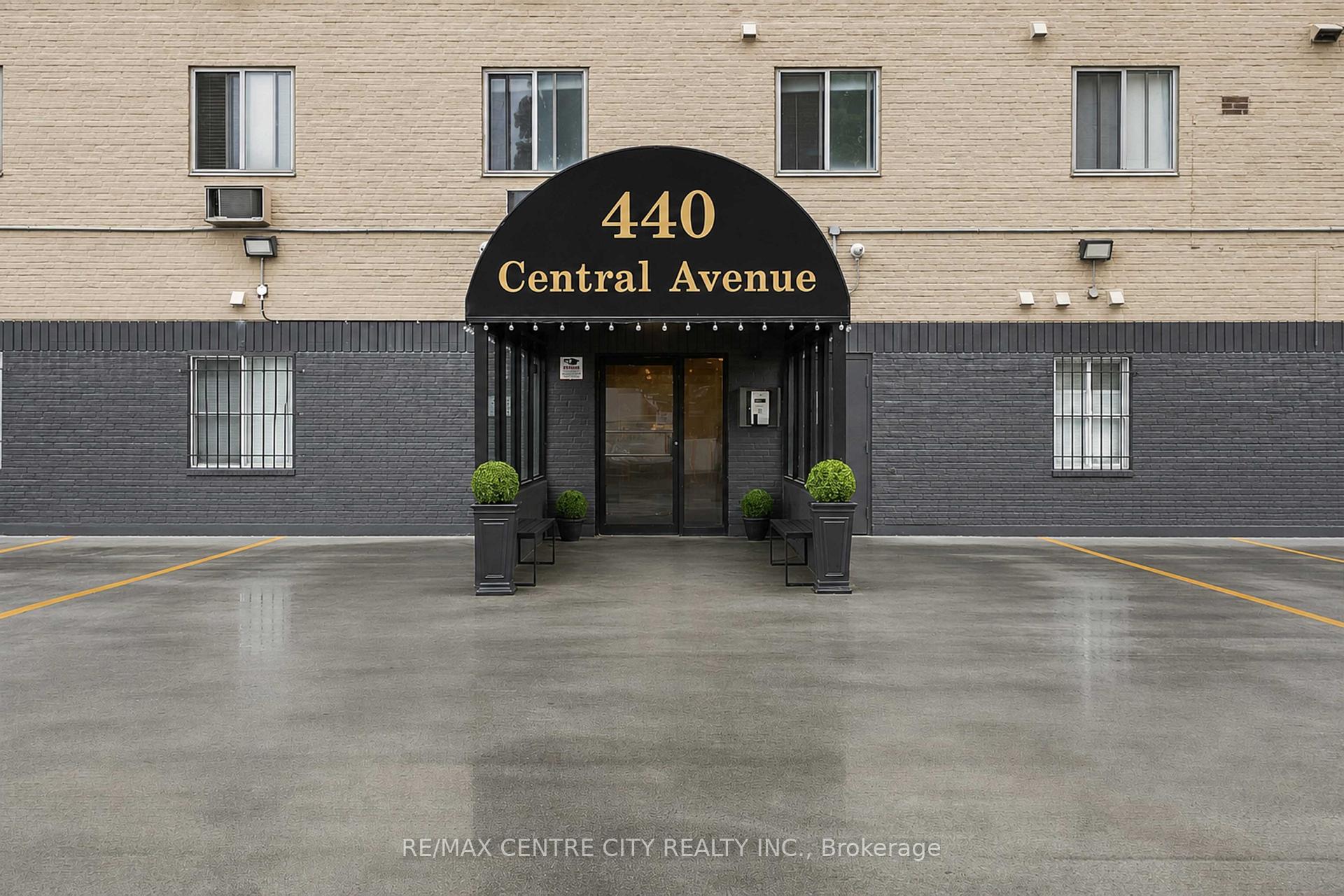 Front of Unit 405, 440 Central Avenue