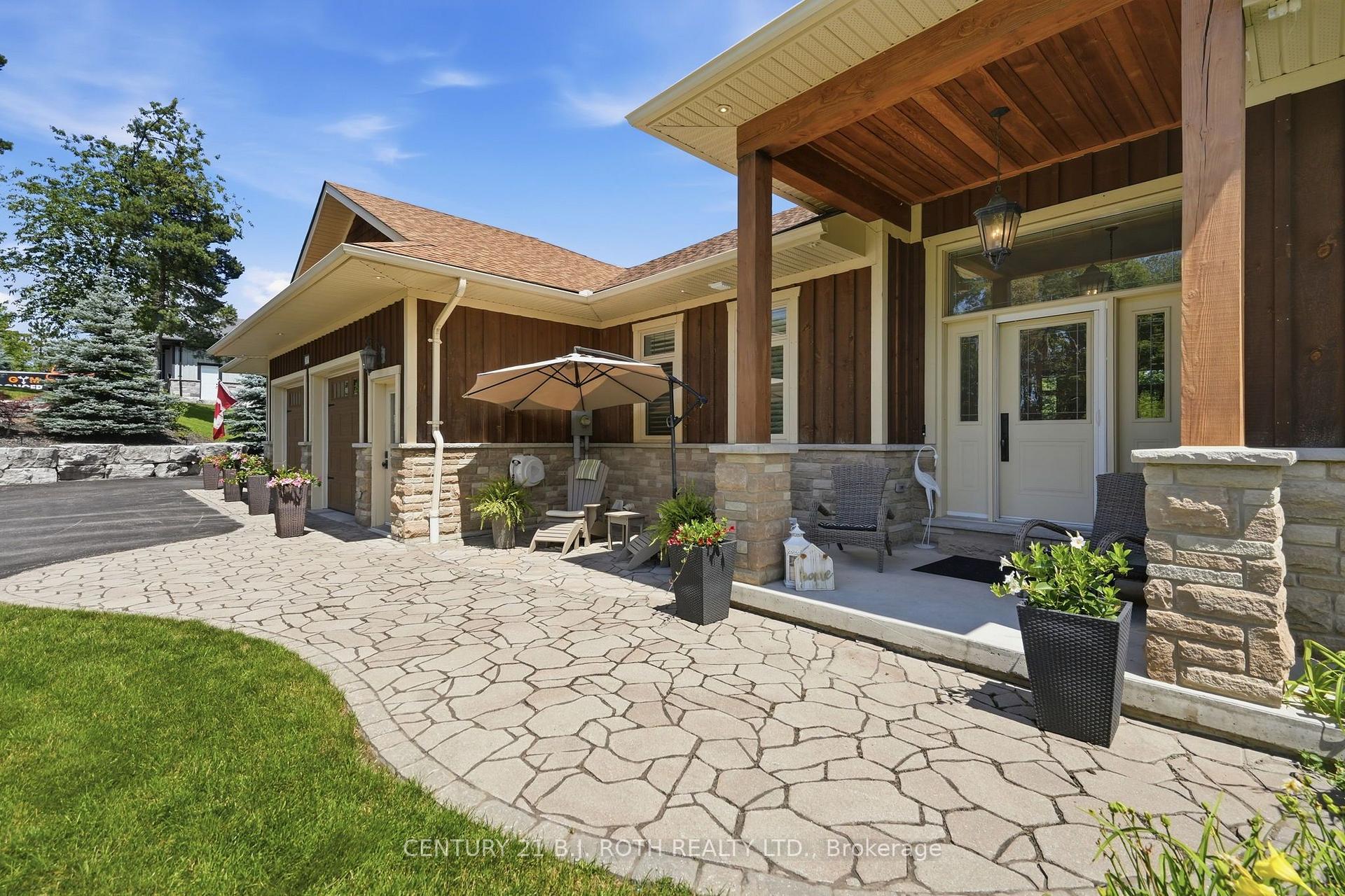 Photo 2 of 2055 Forest Valley Drive, Innisfil, Rural Innisfil — HOMEH