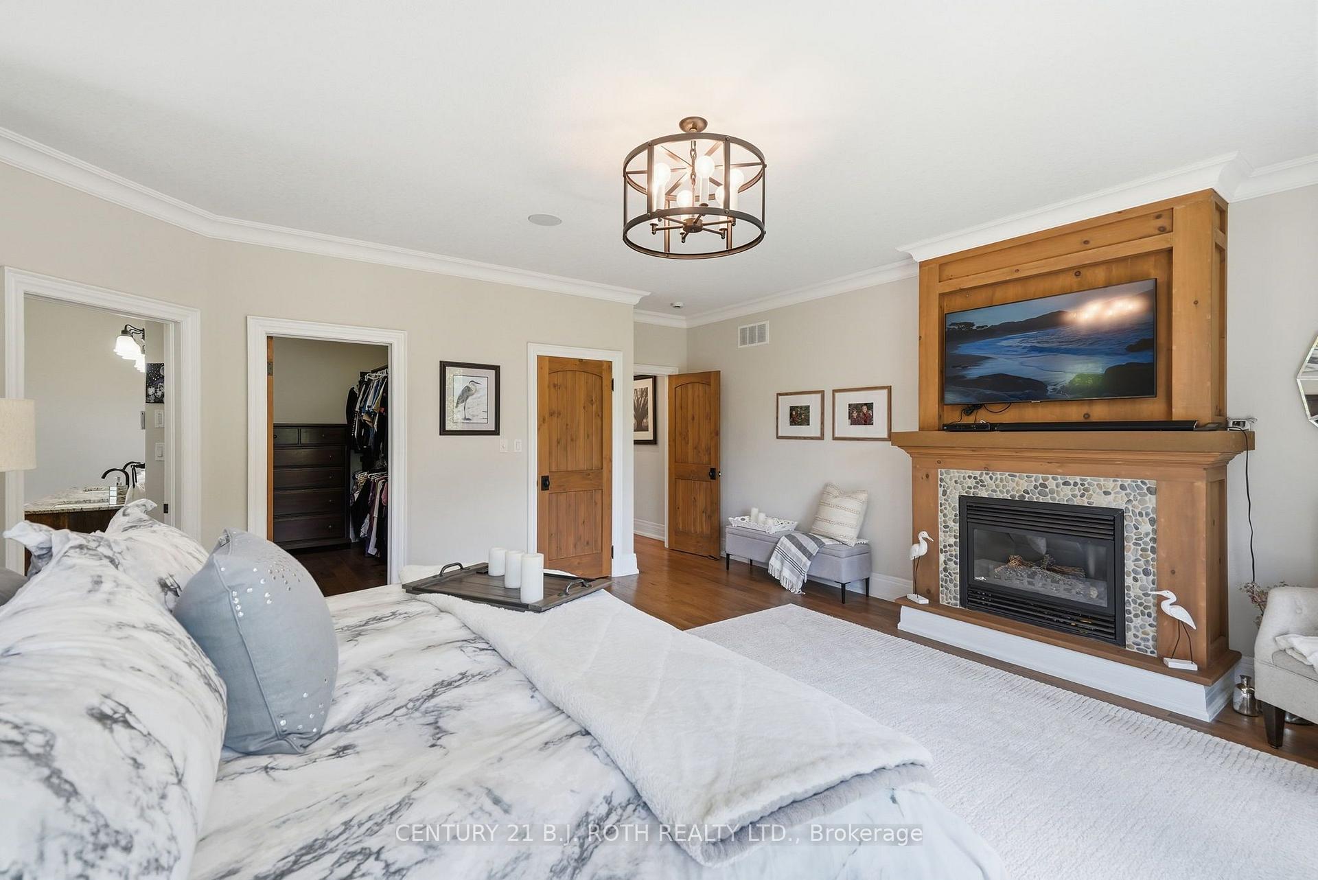 Photo 15 of 2055 Forest Valley Drive, Innisfil, Rural Innisfil — HOMEH