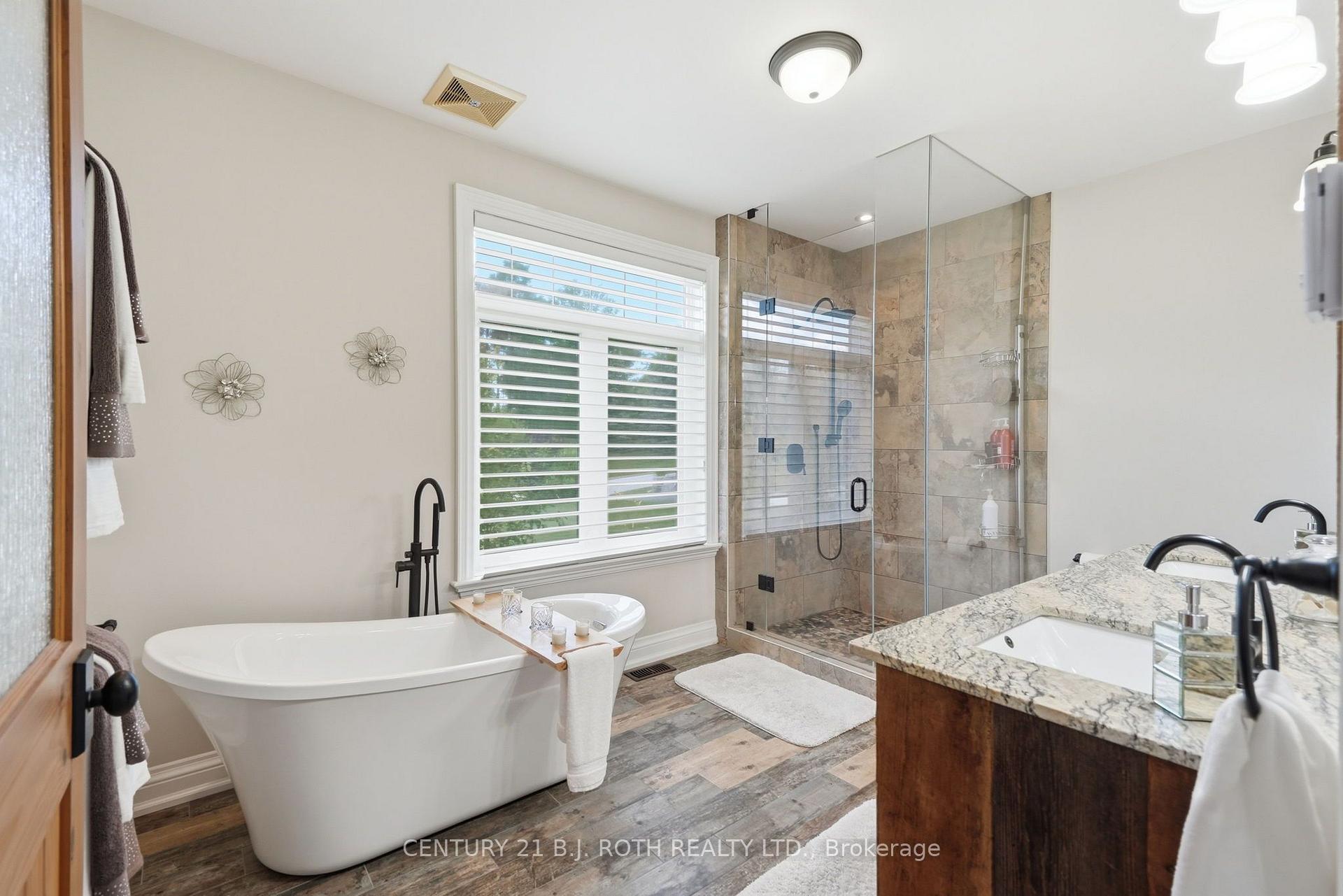 Photo 16 of 2055 Forest Valley Drive, Innisfil, Rural Innisfil — HOMEH