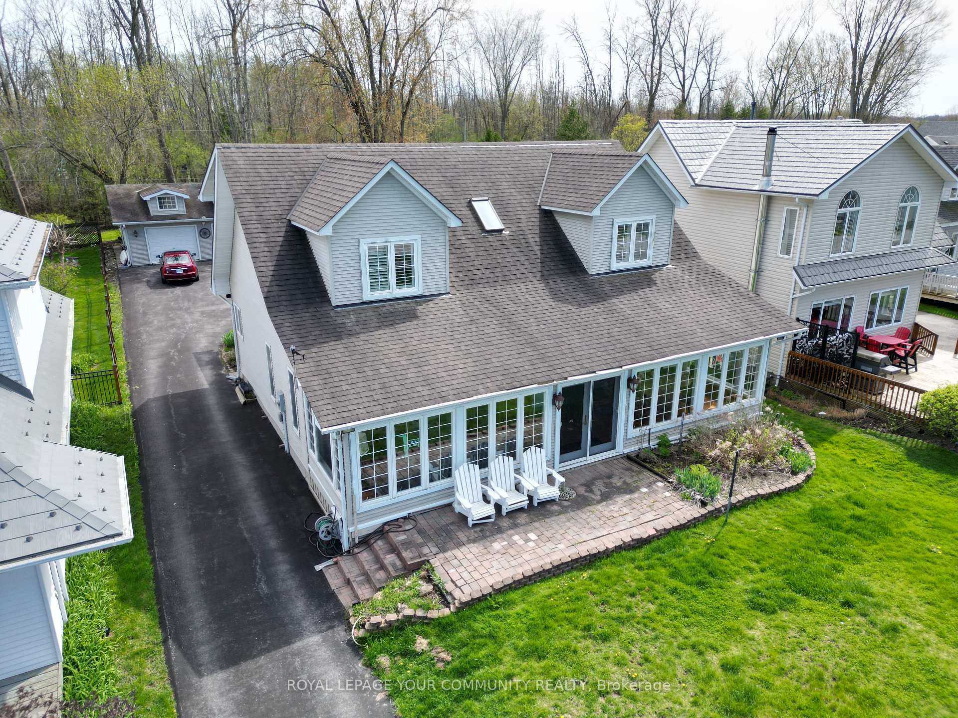 Photo 2 of 203 Lake Drive E, Georgina, Historic Lakeshore Communities — HOMEH