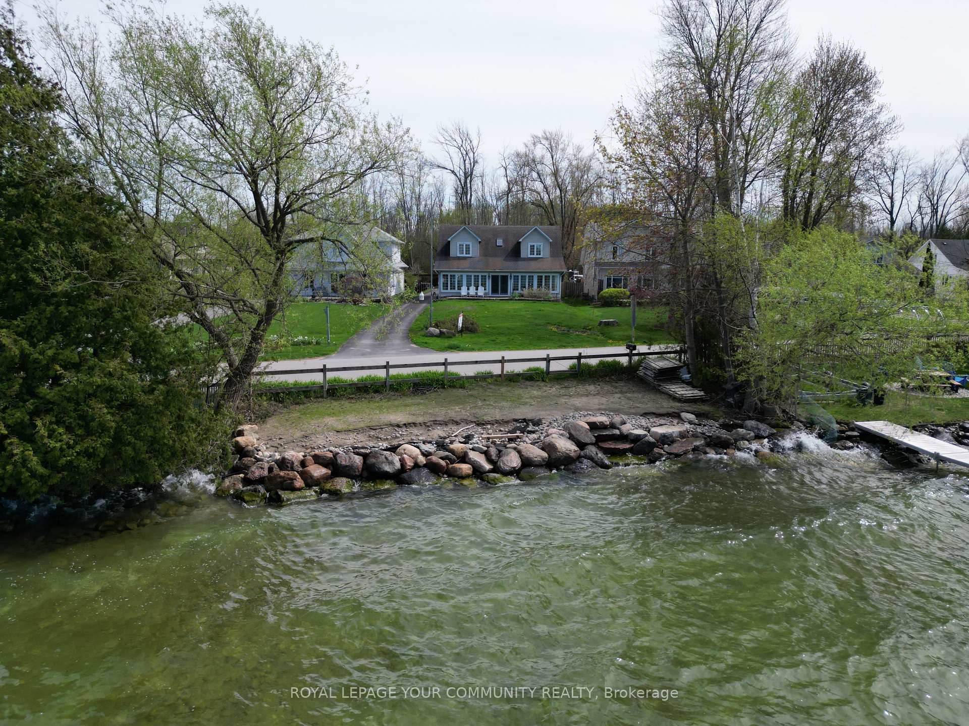 Photo 5 of 203 Lake Drive E, Georgina, Historic Lakeshore Communities — HOMEH