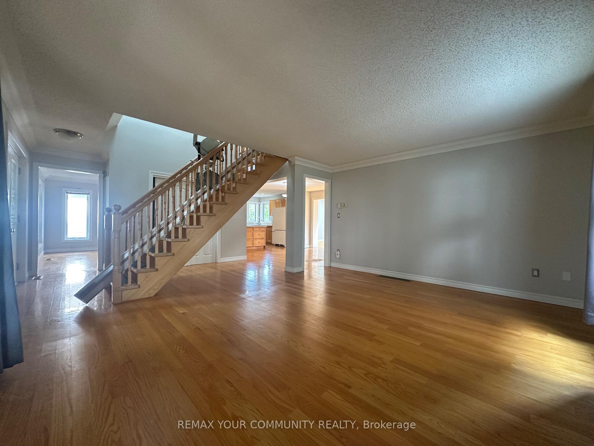 Photo 21 of 203 Lake Drive E, Georgina, Historic Lakeshore Communities — HOMEH