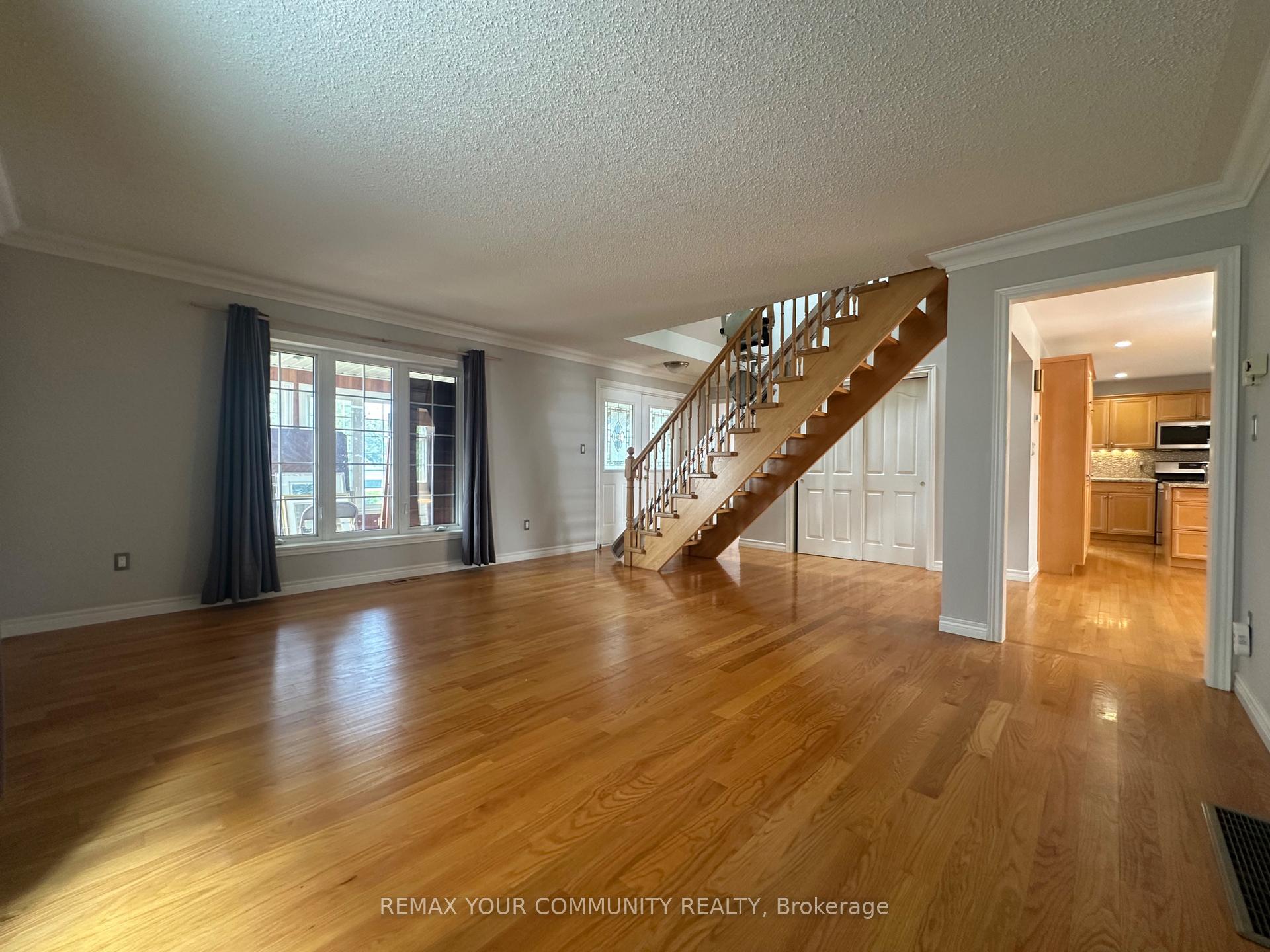 Photo 22 of 203 Lake Drive E, Georgina, Historic Lakeshore Communities — HOMEH