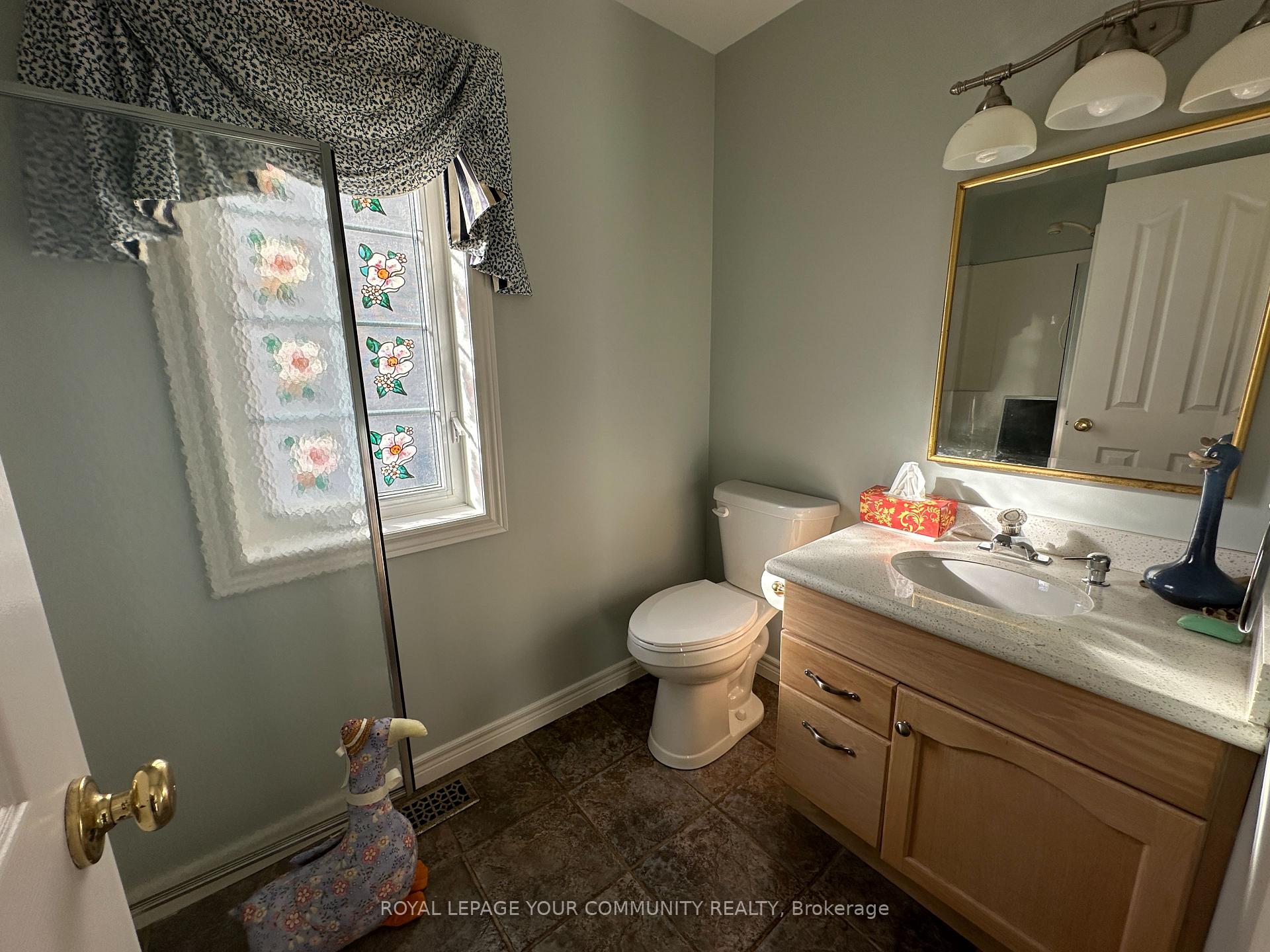 Photo 34 of 203 Lake Drive E, Georgina, Historic Lakeshore Communities — HOMEH