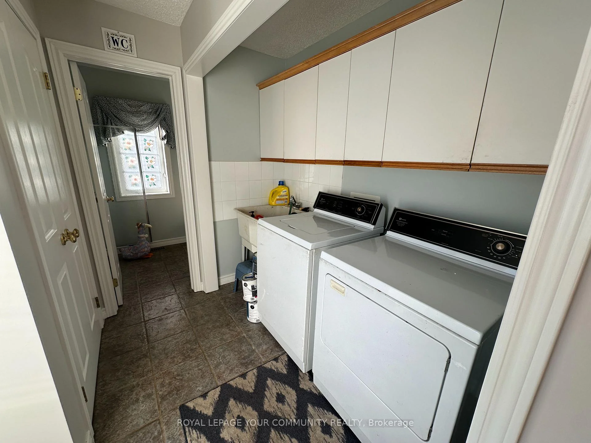 Photo 19 of 203 Lake Drive E, Georgina, Historic Lakeshore Communities — HOMEH