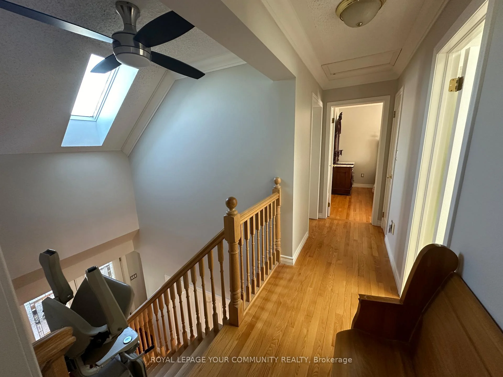 Photo 23 of 203 Lake Drive E, Georgina, Historic Lakeshore Communities — HOMEH
