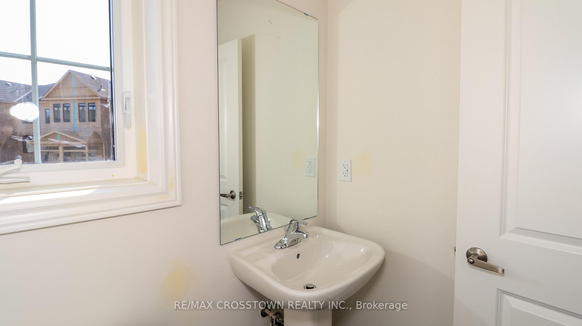 Photo 15 of Unit 32, 1985 Matteer Court, Innisfil, Alcona — HOMEH