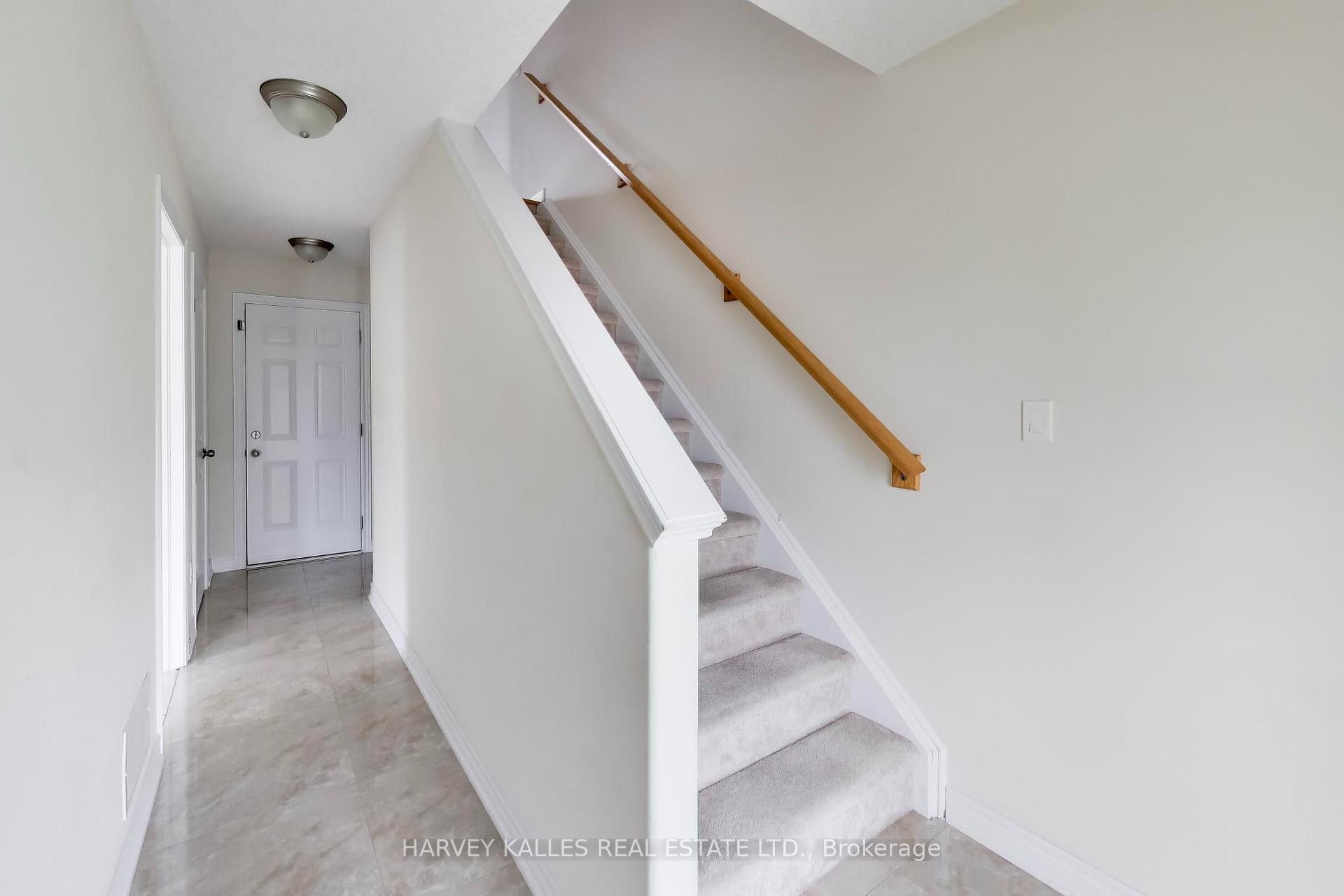 Photo 4 of Unit 38, 1 Leggott Avenue, Barrie, Painswick North — HOMEH