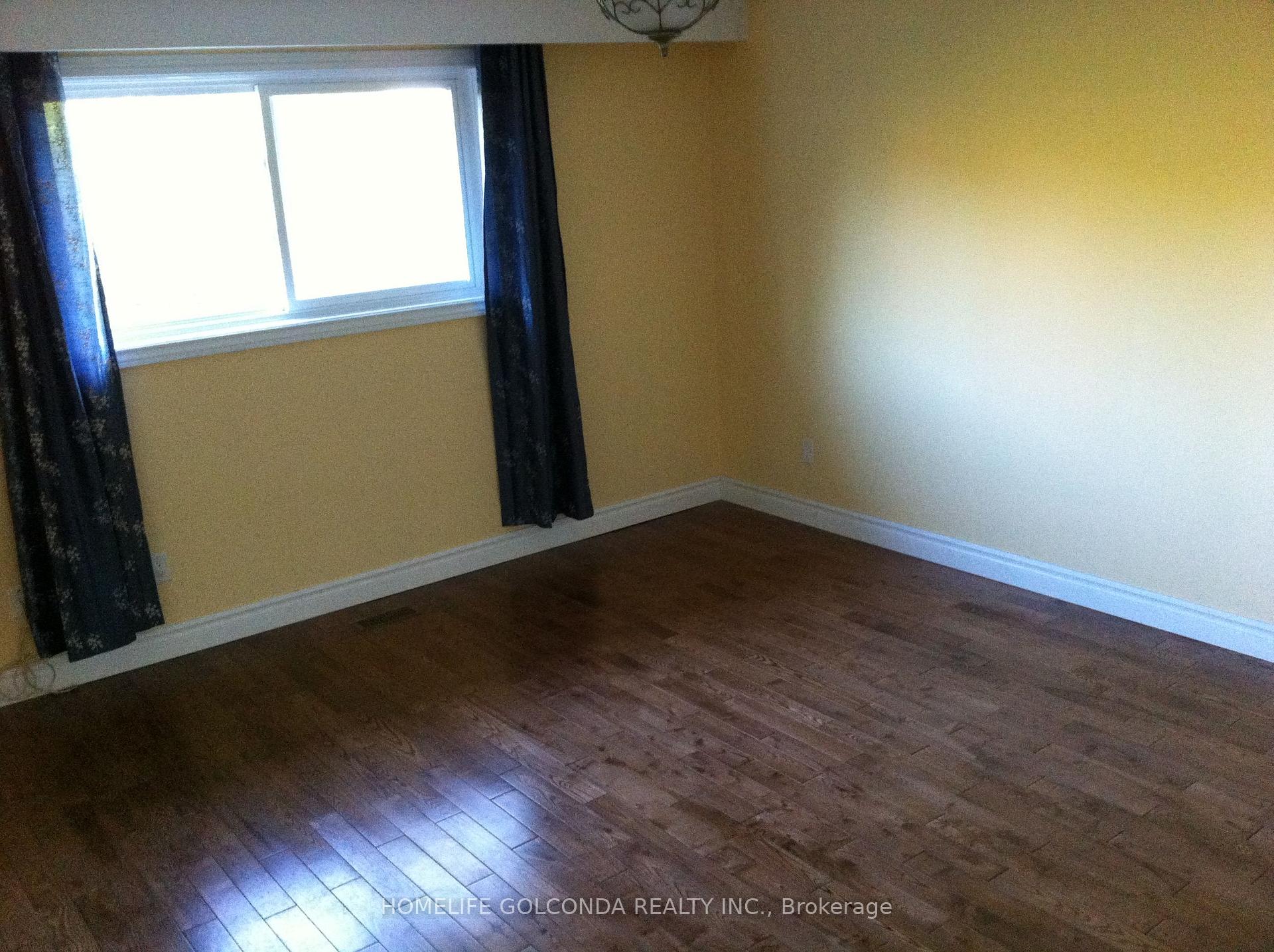 Photo 5 of Unit 1, 853 Huntingwood Drive, Scarborough, Tam O'Shanter-Sullivan — HOMEH