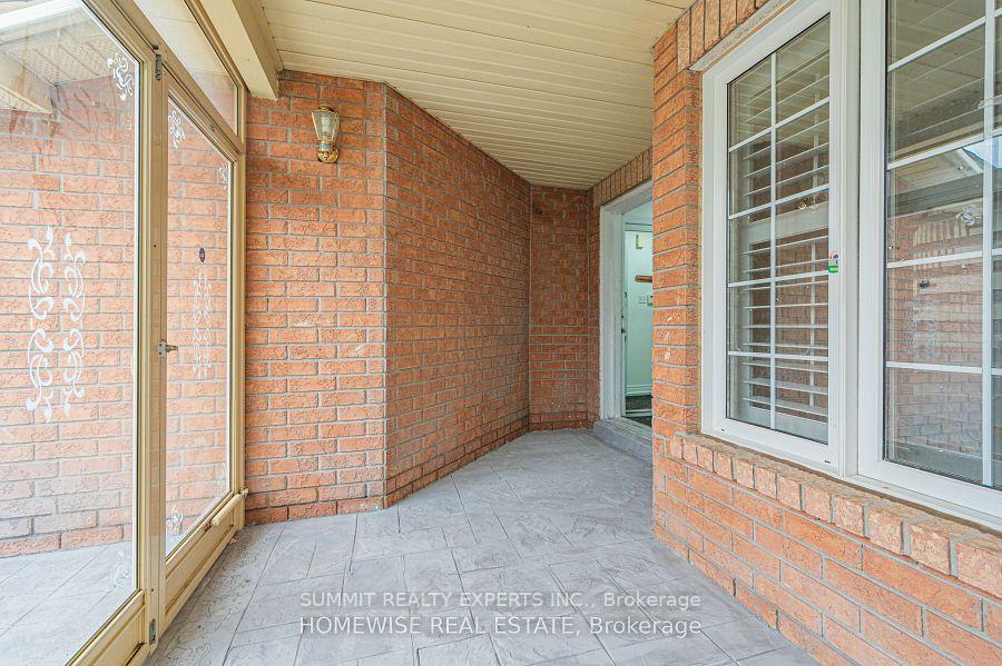 Photo 5 of 130 Tumbleweed Trail, Brampton, Fletcher's Creek South — HOMEH