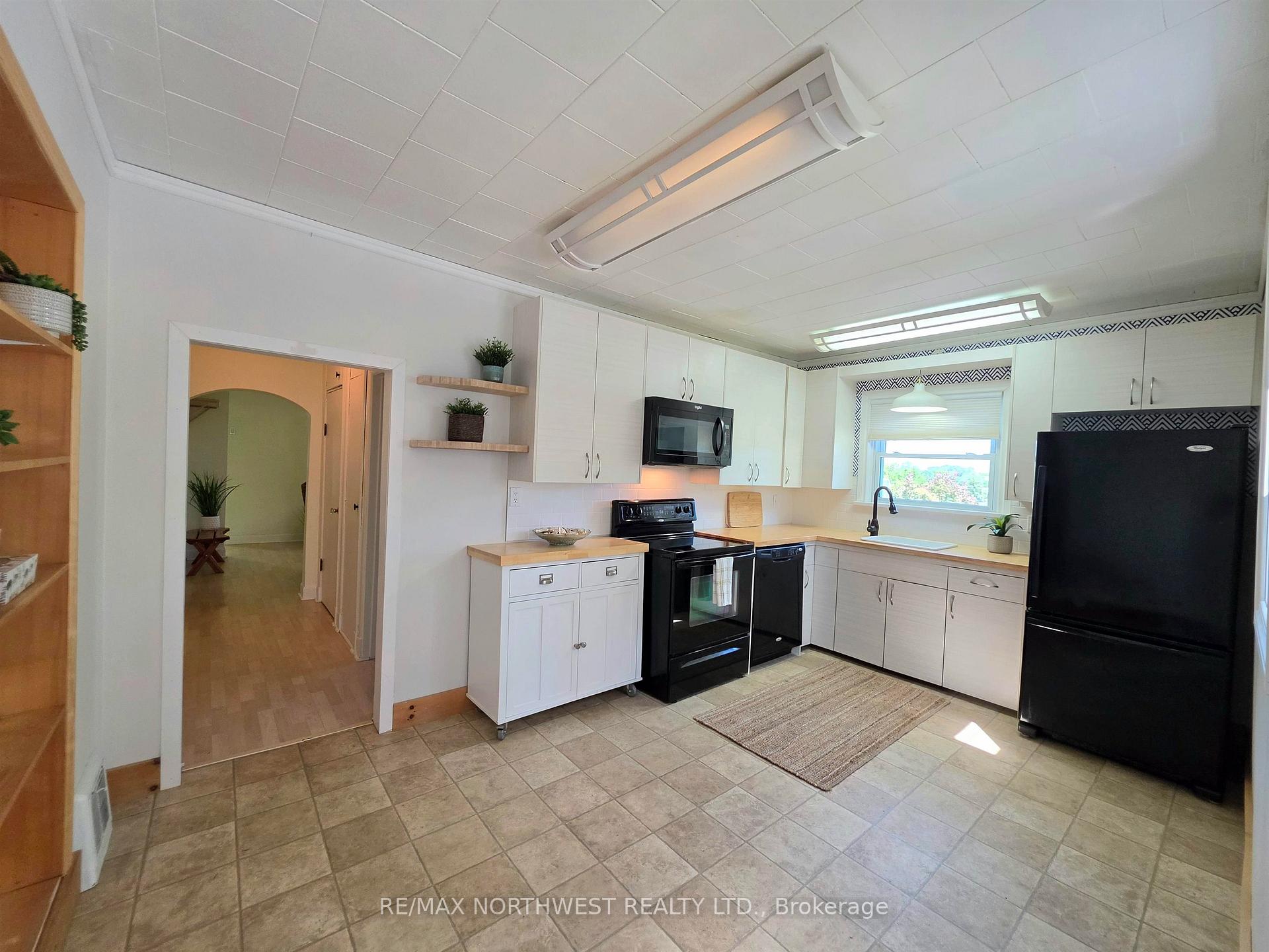 Photo 6 of 607 First Street South, Kenora, Central — HOMEH