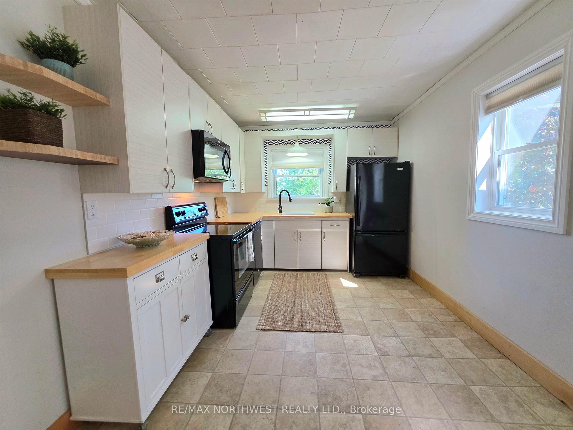Photo 7 of 607 First Street South, Kenora, Central — HOMEH