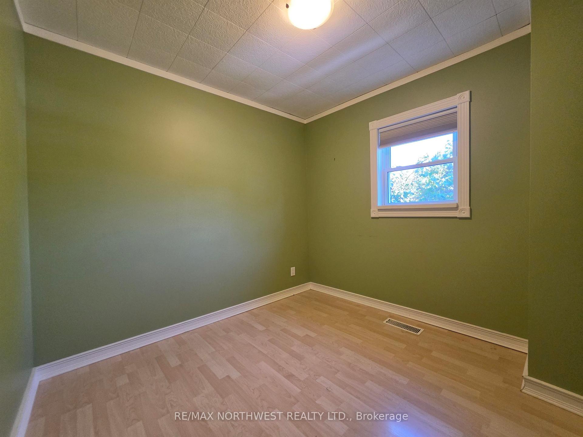 Photo 12 of 607 First Street South, Kenora, Central — HOMEH