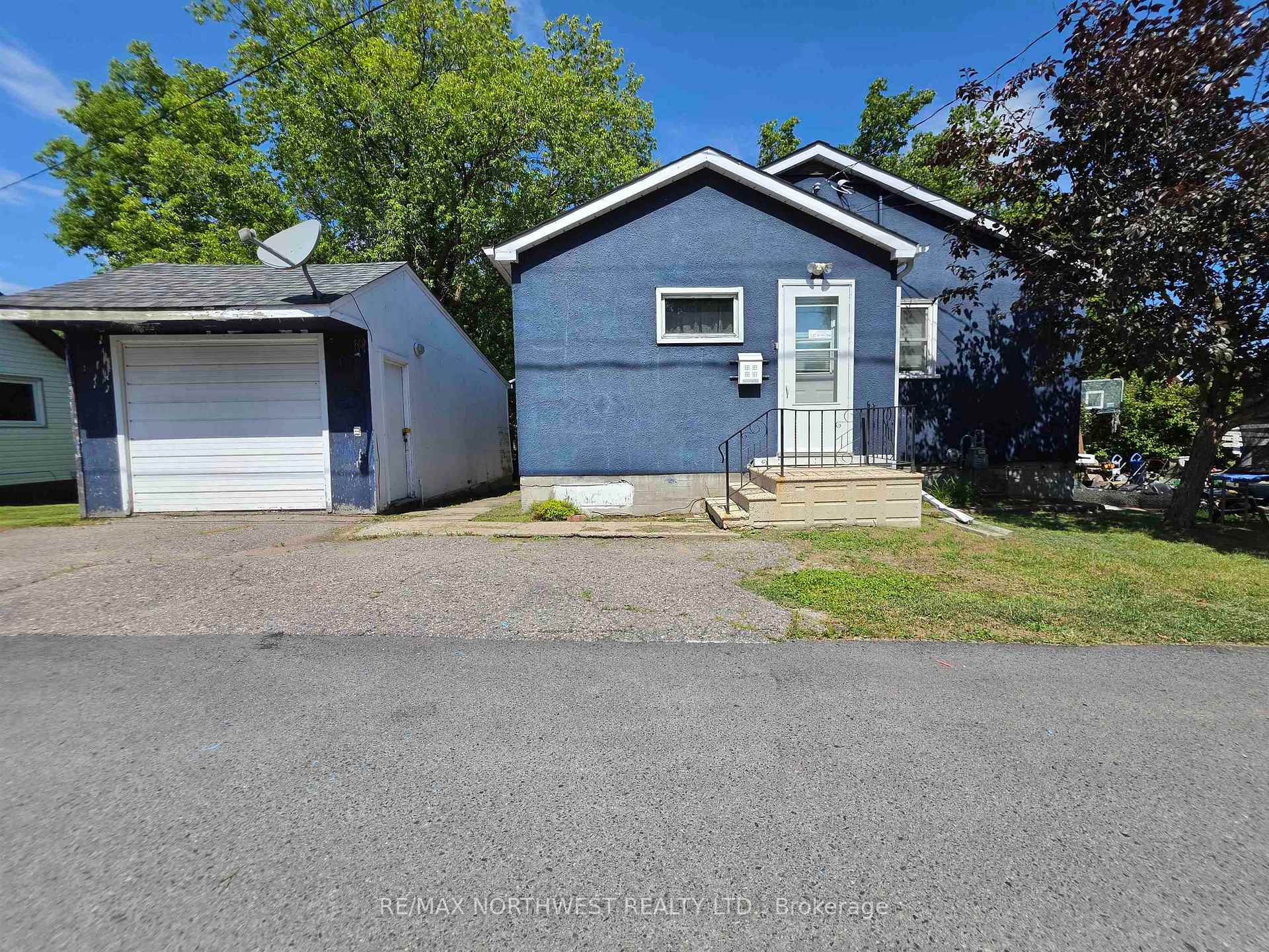 Photo 20 of 607 First Street South, Kenora, Central — HOMEH