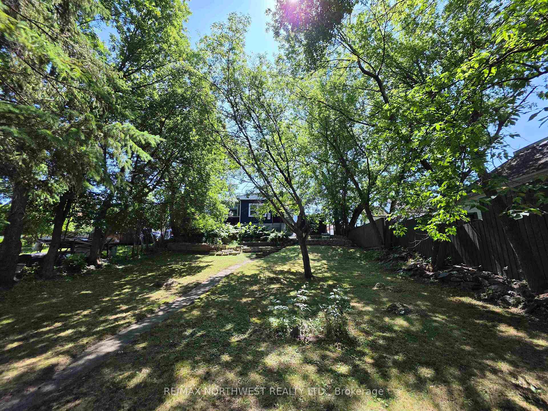 Photo 21 of 607 First Street South, Kenora, Central — HOMEH