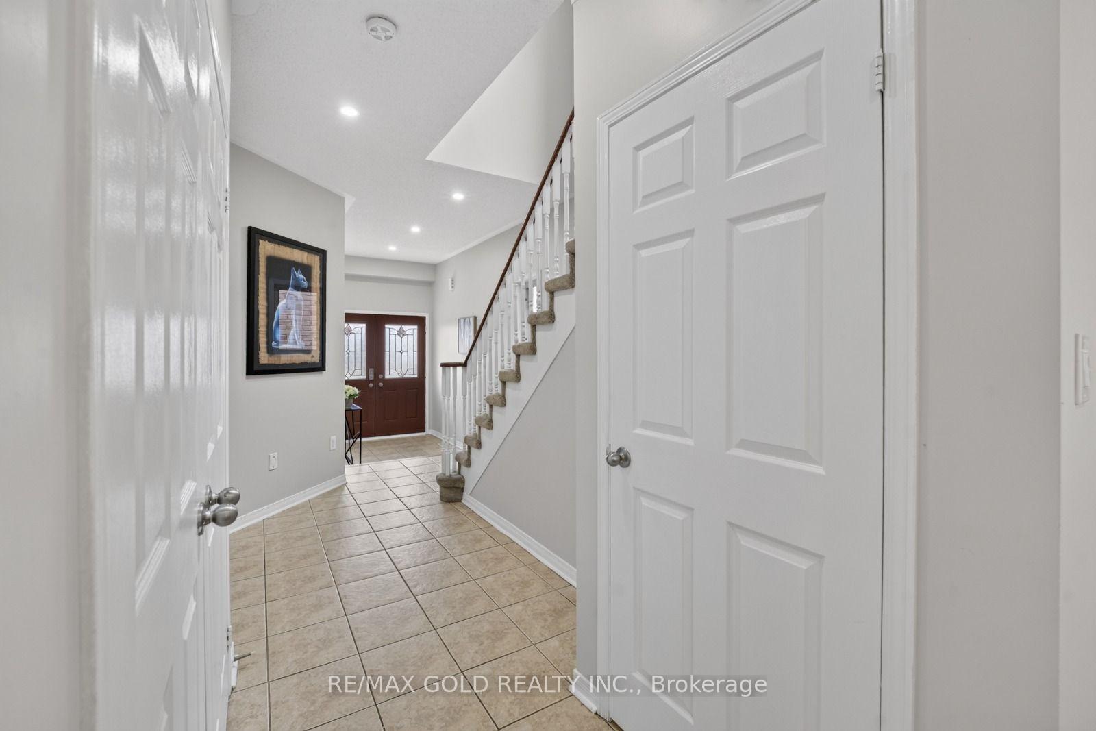 Photo 4 of 106 Meadowlark Drive, Halton Hills, Georgetown — HOMEH