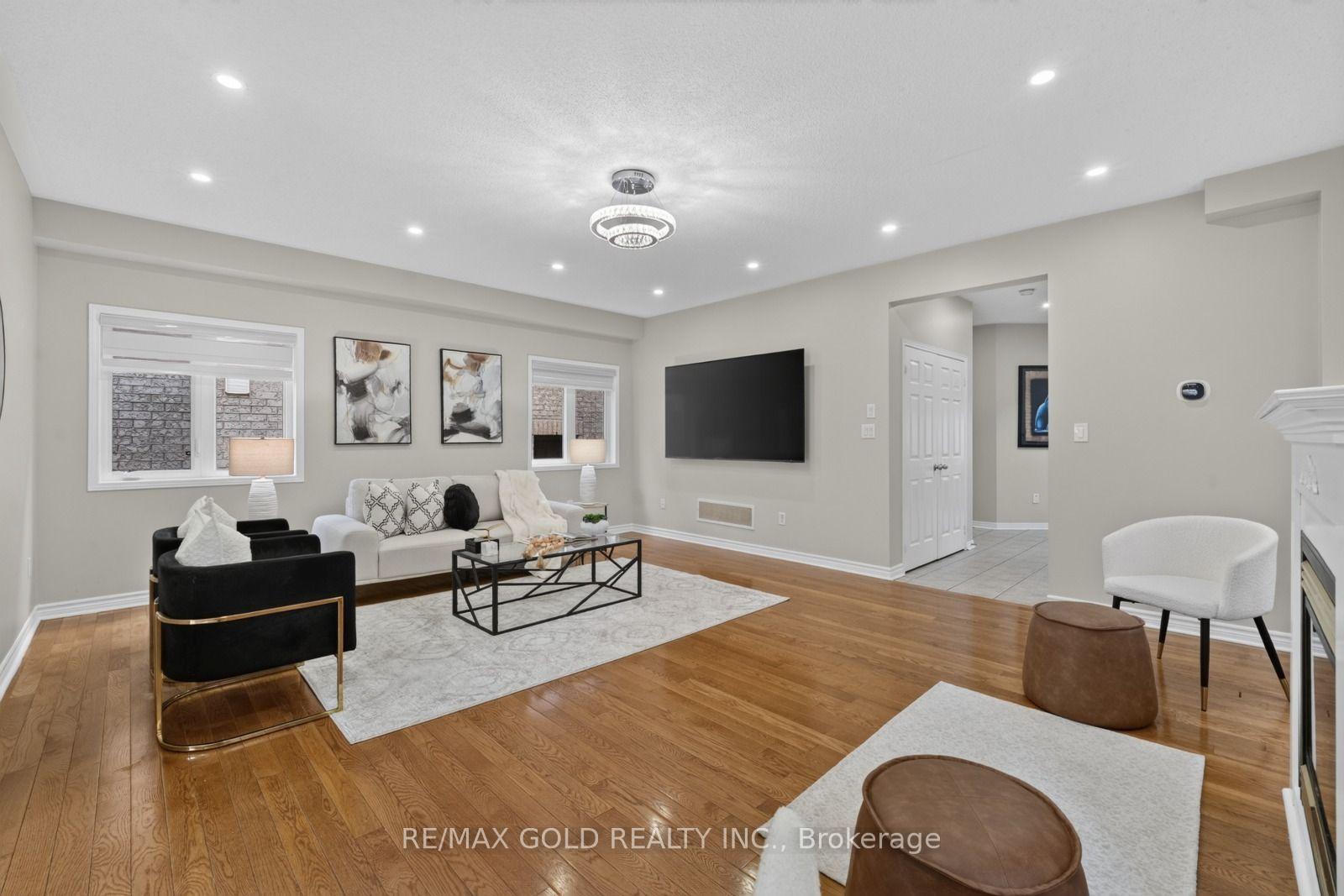 Photo 5 of 106 Meadowlark Drive, Halton Hills, Georgetown — HOMEH