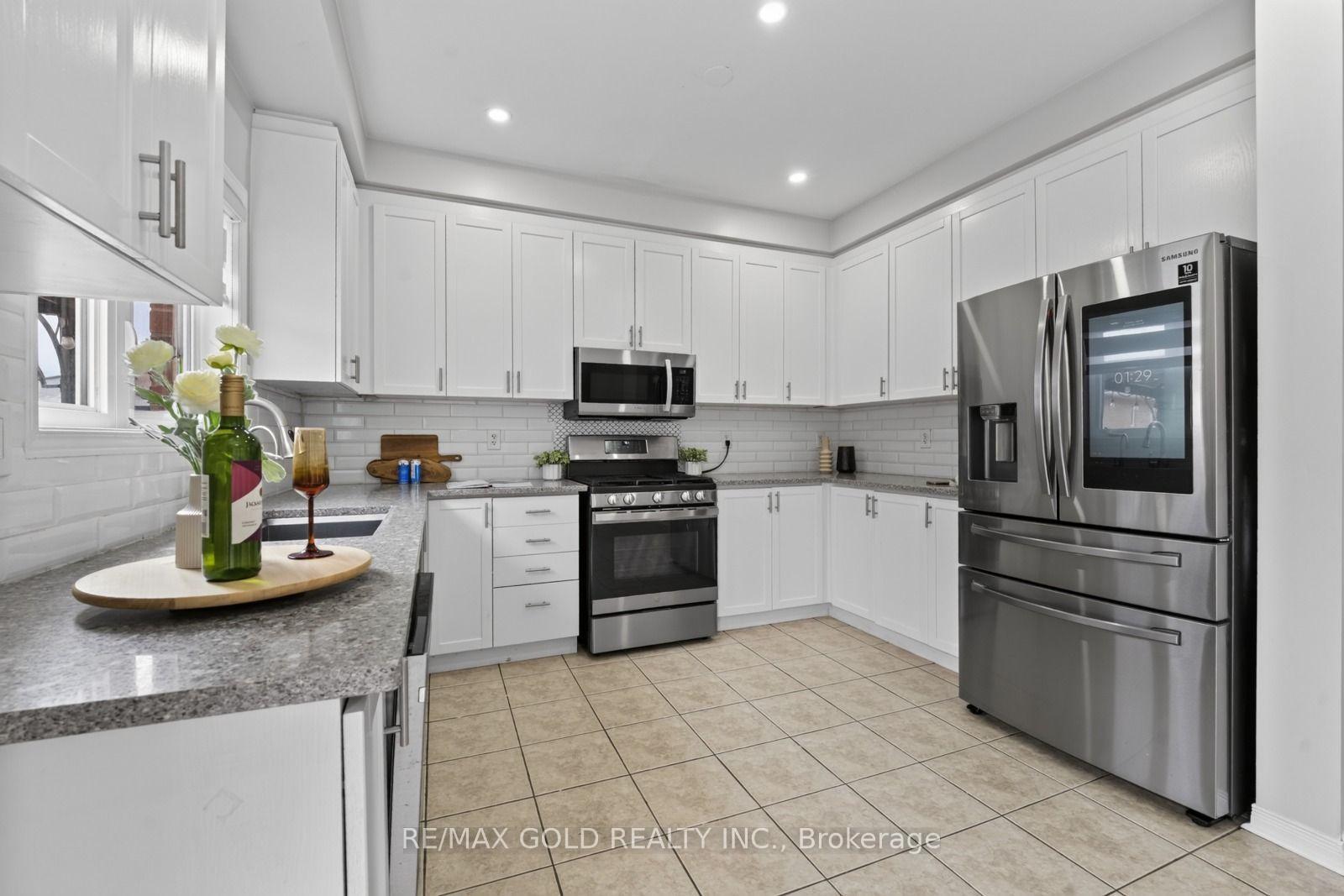 Photo 8 of 106 Meadowlark Drive, Halton Hills, Georgetown — HOMEH