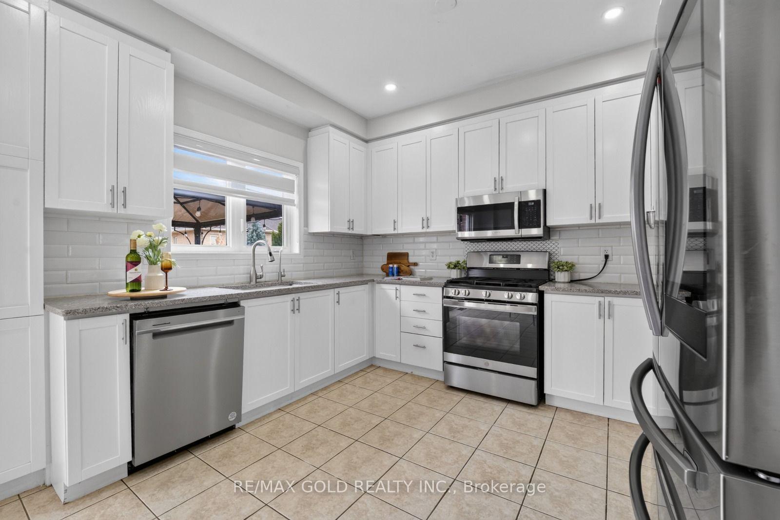 Photo 9 of 106 Meadowlark Drive, Halton Hills, Georgetown — HOMEH