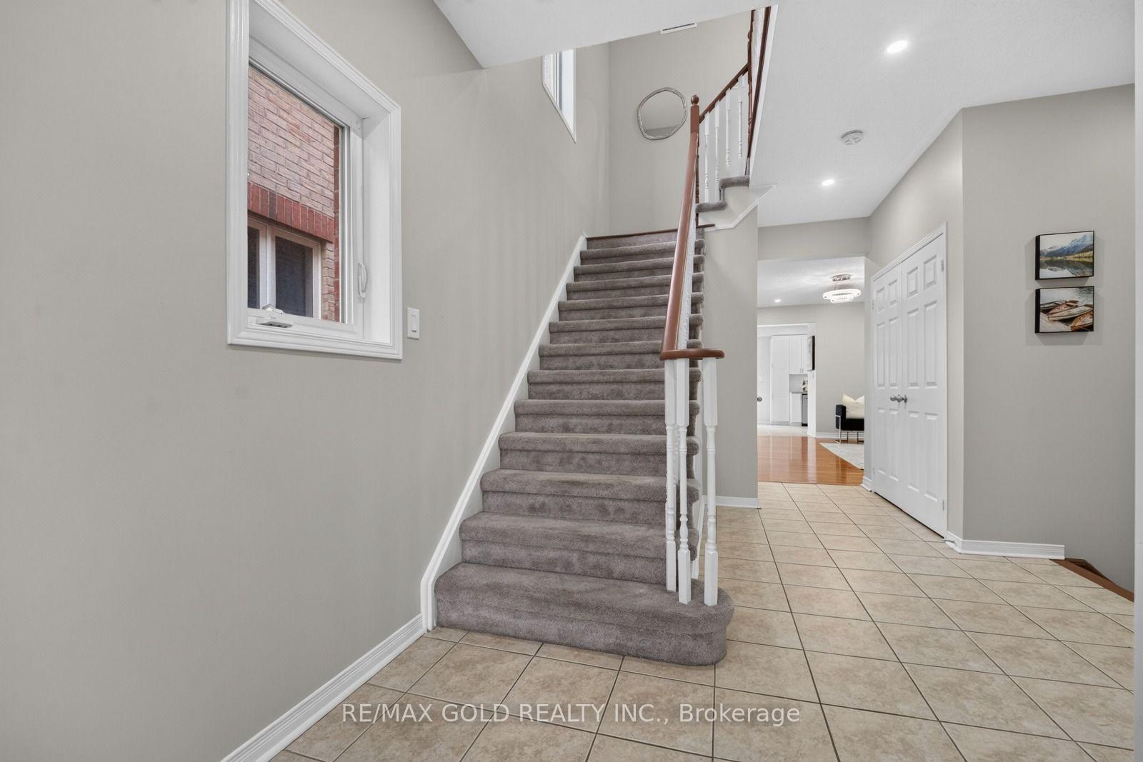 Photo 12 of 106 Meadowlark Drive, Halton Hills, Georgetown — HOMEH
