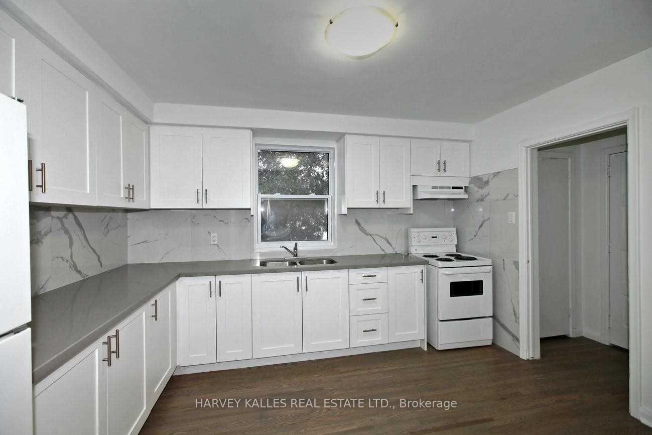 Photo 6 of Unit Unit B, 149 Kitchener Avenue, Toronto, Caledonia-Fairbank — HOMEH