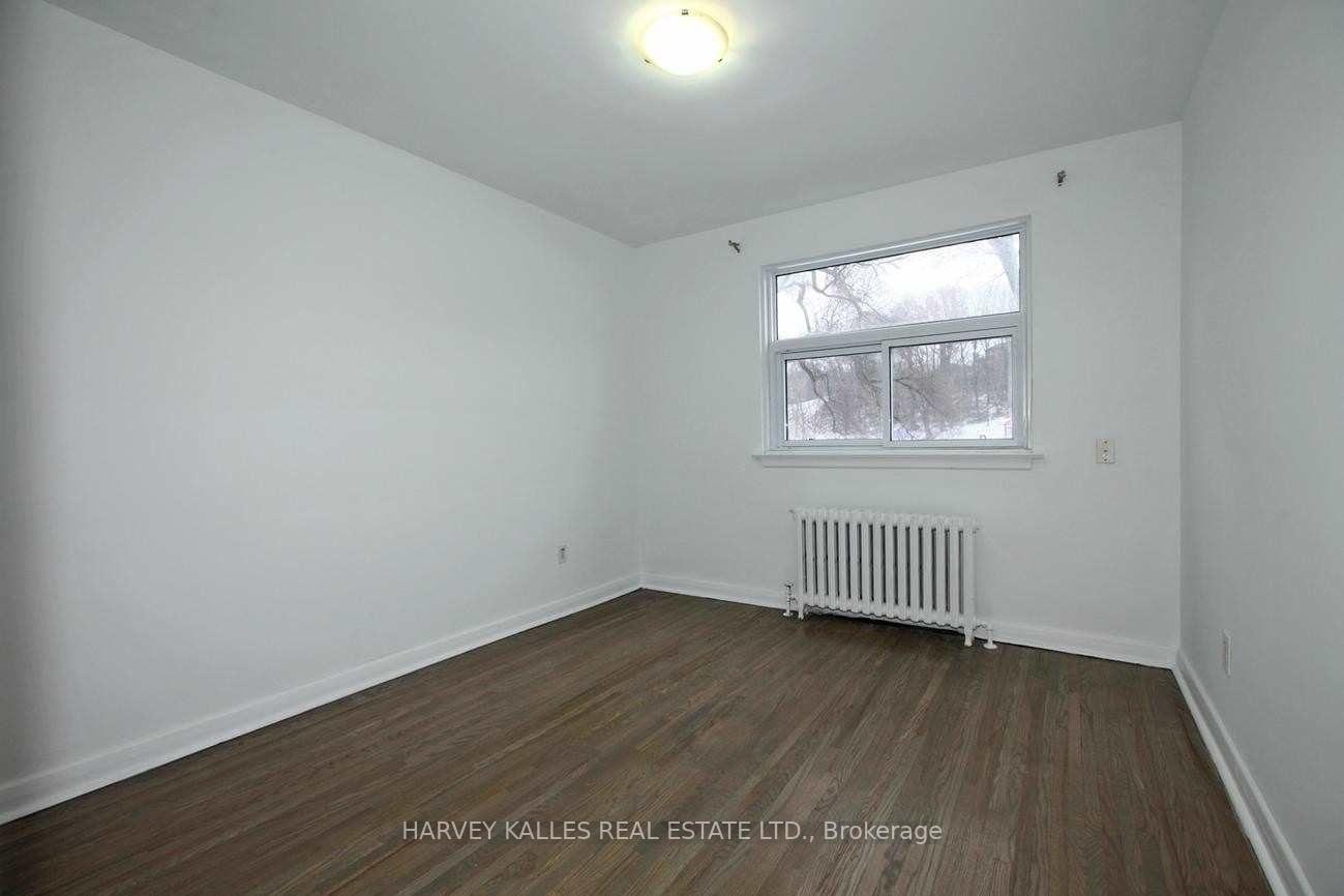 Photo 8 of Unit Unit B, 149 Kitchener Avenue, Toronto, Caledonia-Fairbank — HOMEH
