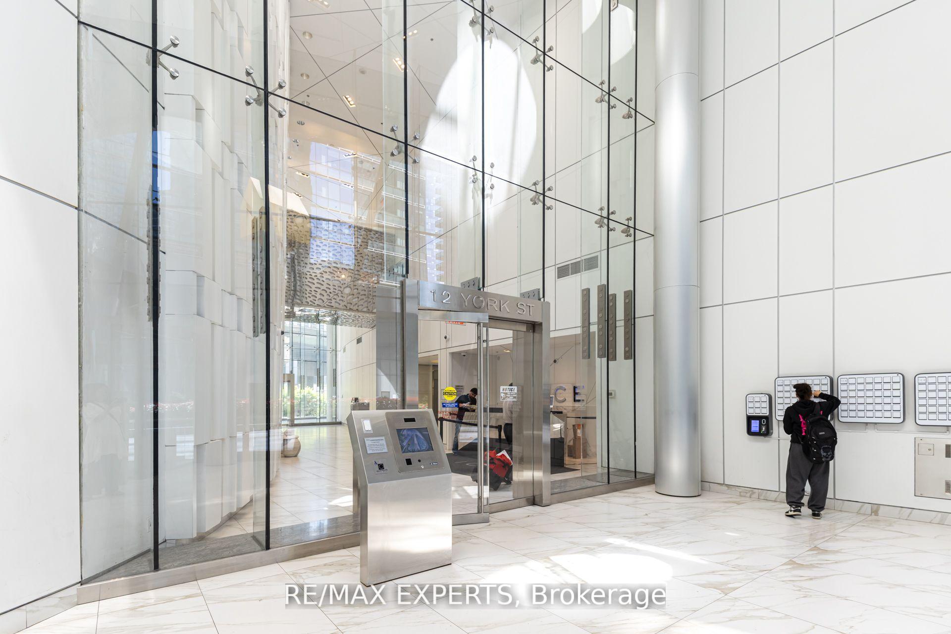 Photo 3 of Unit 1504, 12 York Street, Toronto, Waterfront Communities — HOMEH