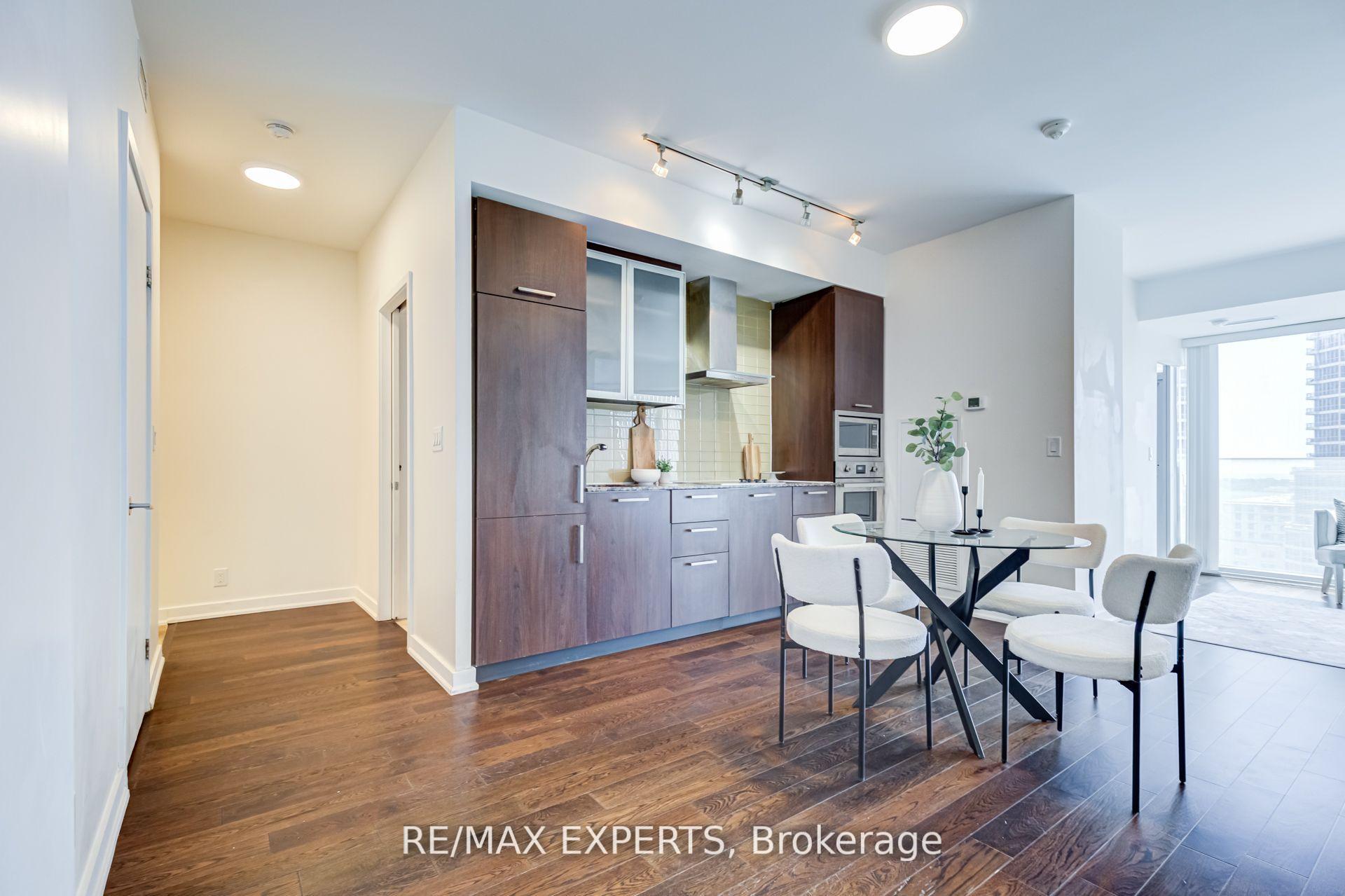 Photo 9 of Unit 1504, 12 York Street, Toronto, Waterfront Communities — HOMEH