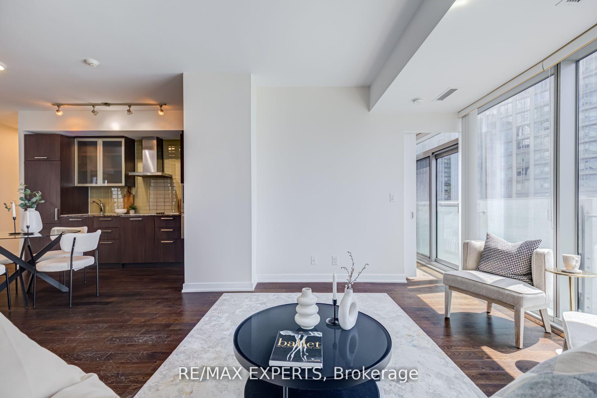 Photo 13 of Unit 1504, 12 York Street, Toronto, Waterfront Communities — HOMEH