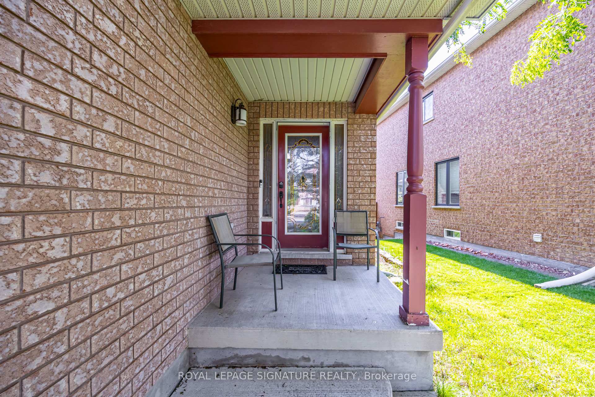 Photo 2 of 82 Belmont Boulevard, Halton Hills, Georgetown — HOMEH