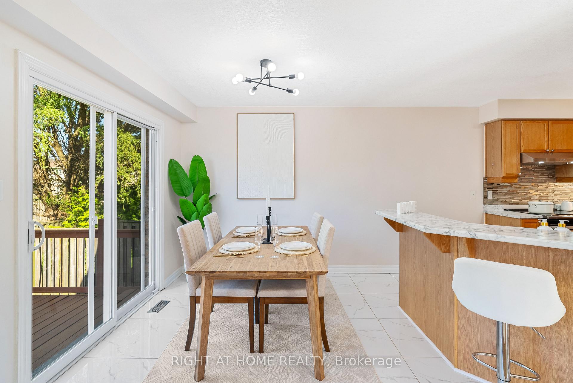Photo 16 of 754 Hedgerow Place, London, North C — HOMEH