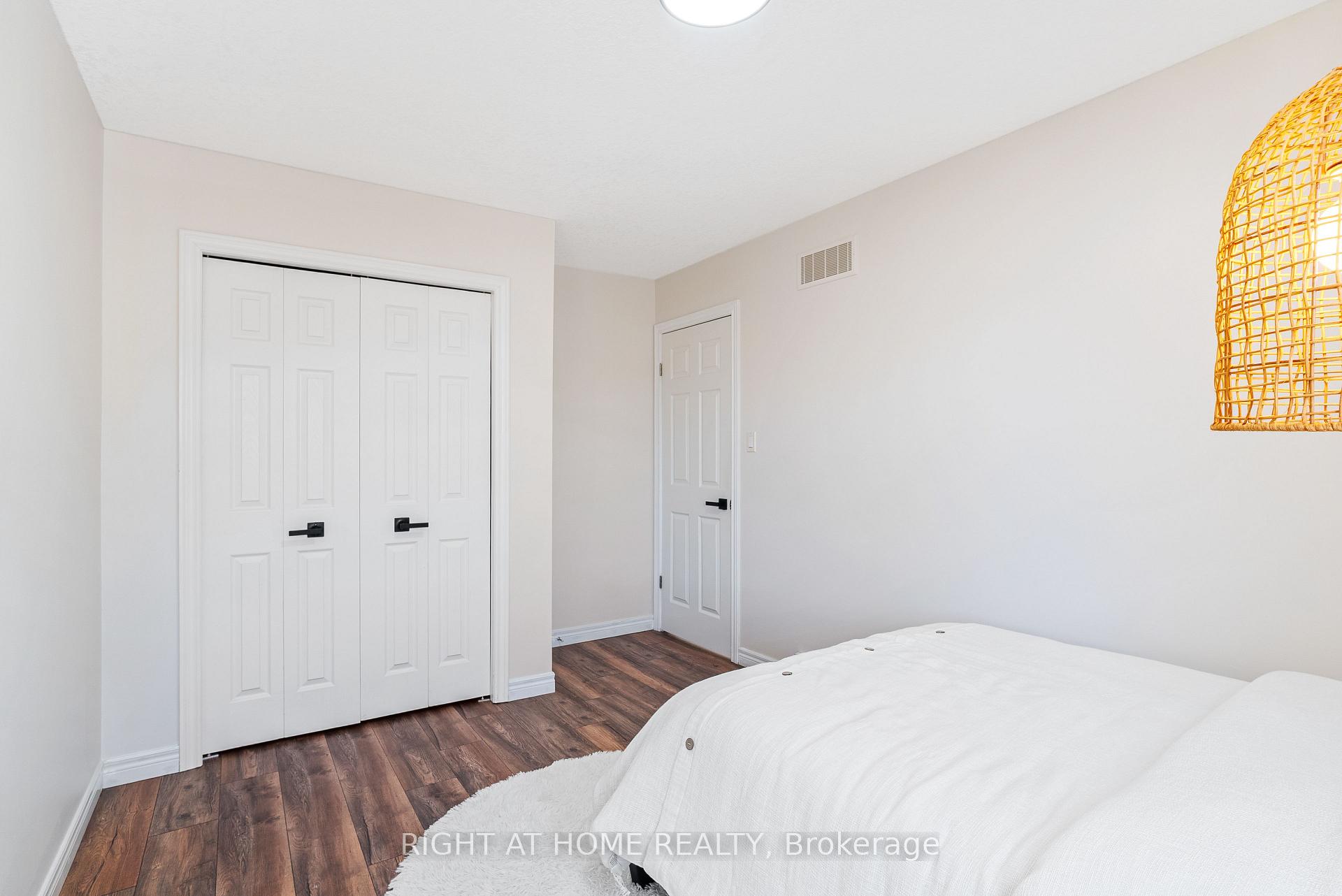 Photo 37 of 754 Hedgerow Place, London, North C — HOMEH