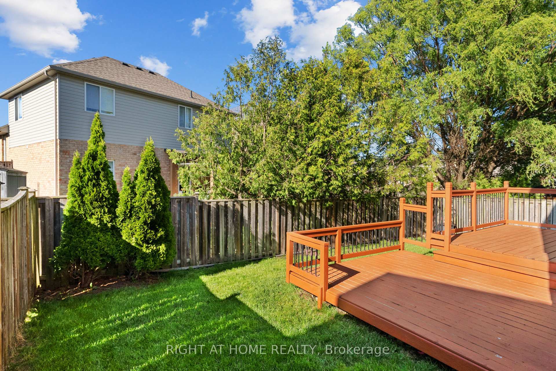 Photo 44 of 754 Hedgerow Place, London, North C — HOMEH