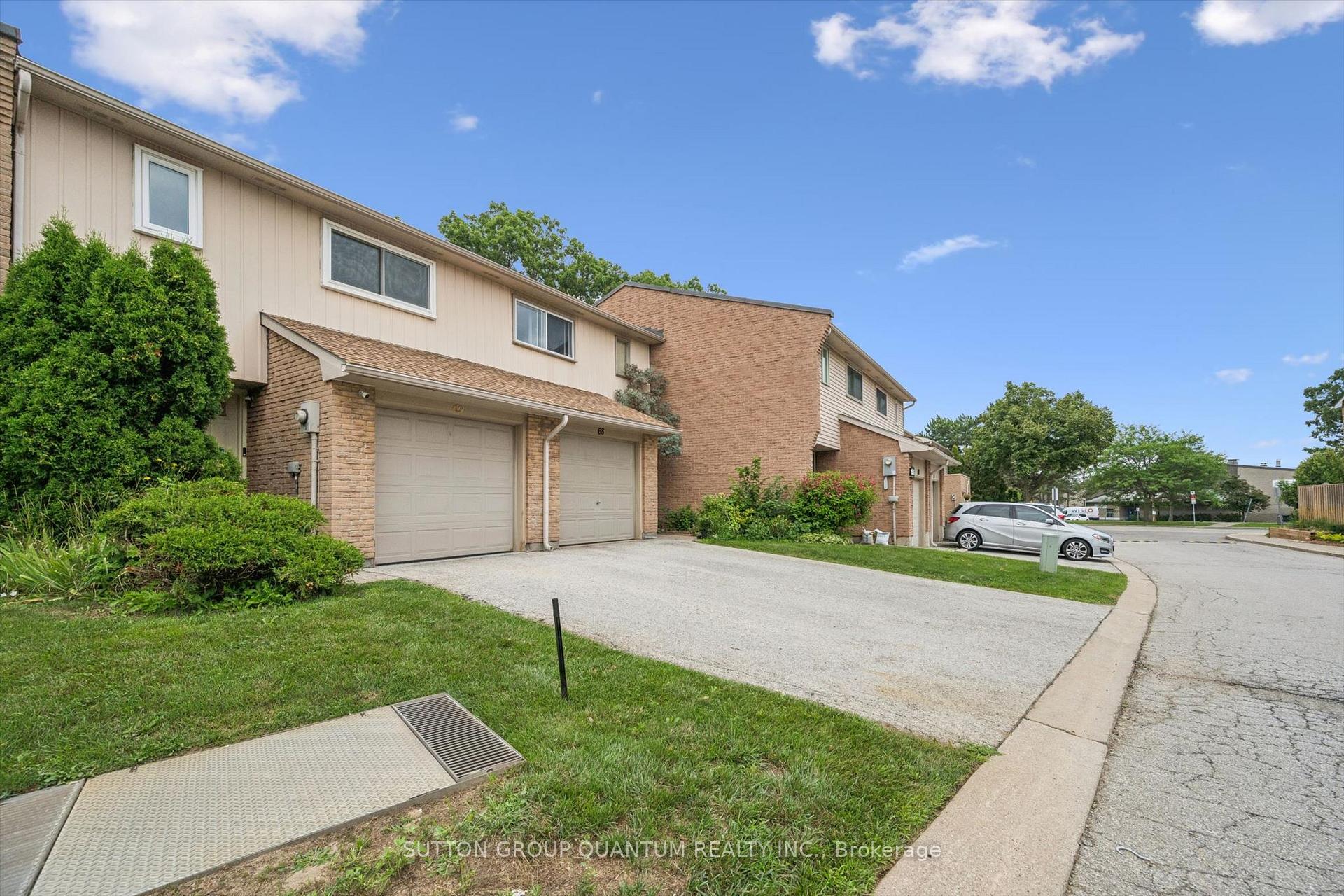 Photo 4 of Unit 69, 1558 Lancaster Drive, Oakville, Falgarwood — HOMEH