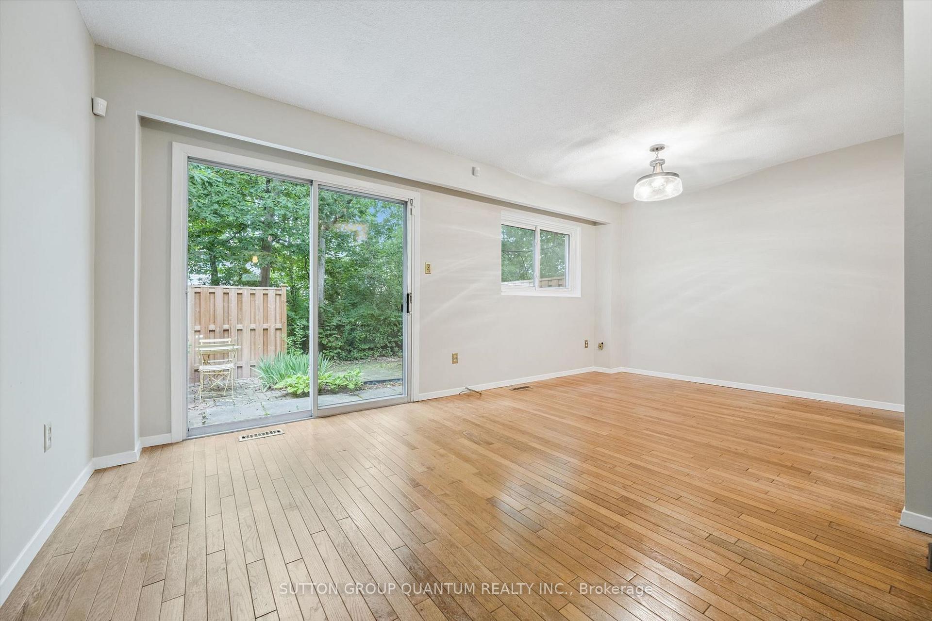 Photo 11 of Unit 69, 1558 Lancaster Drive, Oakville, Falgarwood — HOMEH