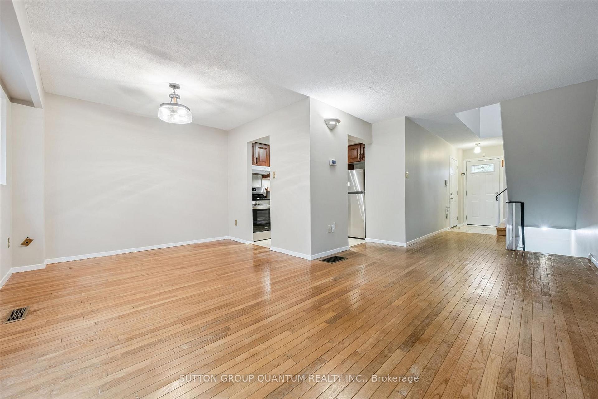 Photo 8 of Unit 69, 1558 Lancaster Drive, Oakville, Falgarwood — HOMEH