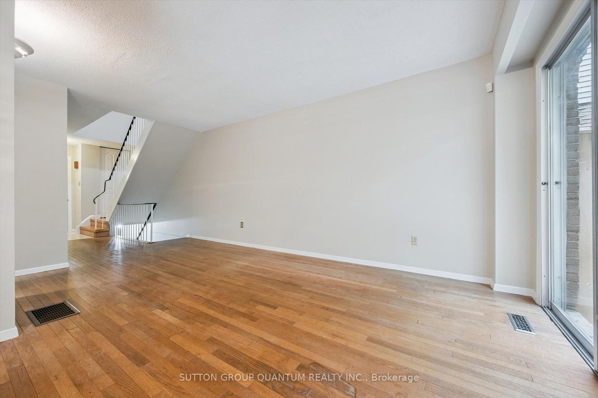 Photo 10 of Unit 69, 1558 Lancaster Drive, Oakville, Falgarwood — HOMEH
