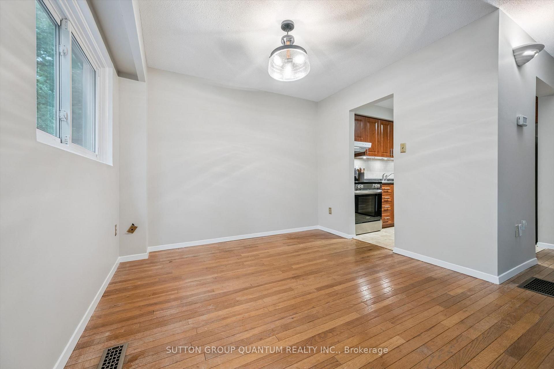 Photo 12 of Unit 69, 1558 Lancaster Drive, Oakville, Falgarwood — HOMEH