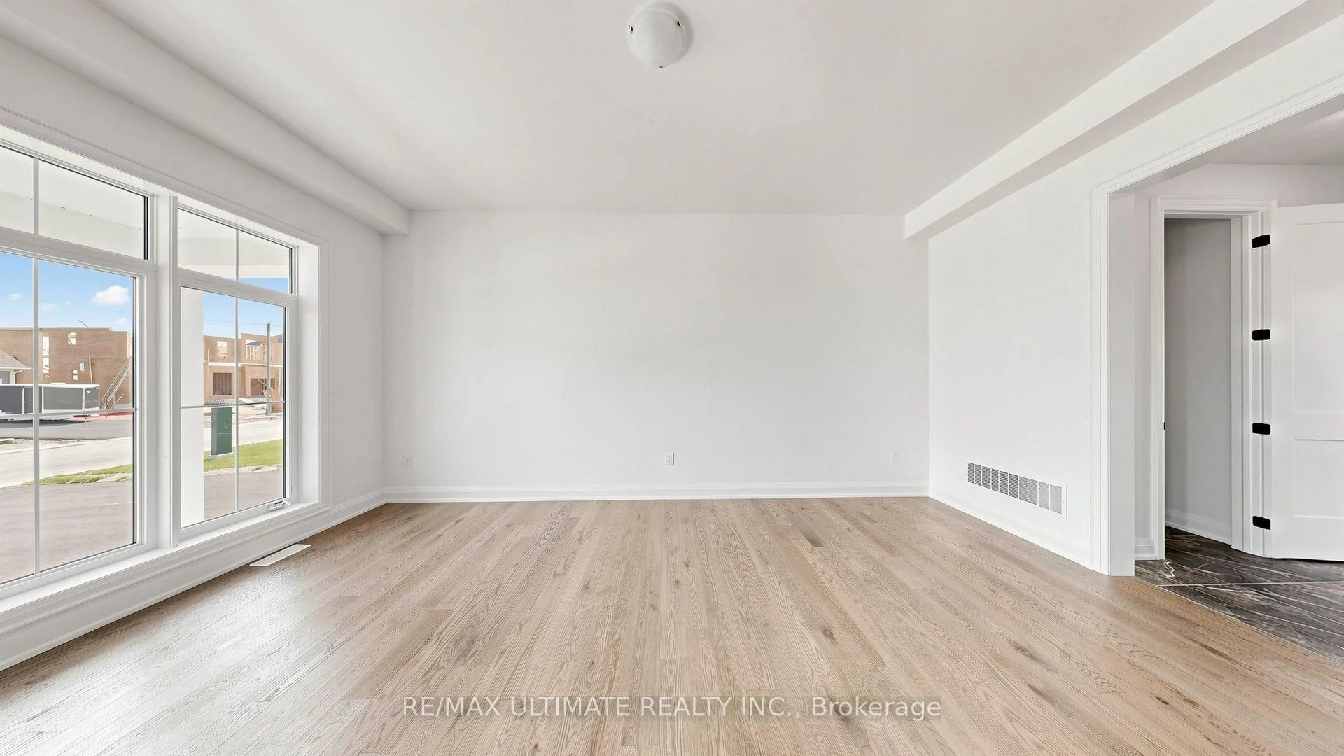 Photo 13 of 12 Aldwinckle Avenue, Oro-Medonte, Rural Oro-Medonte — HOMEH