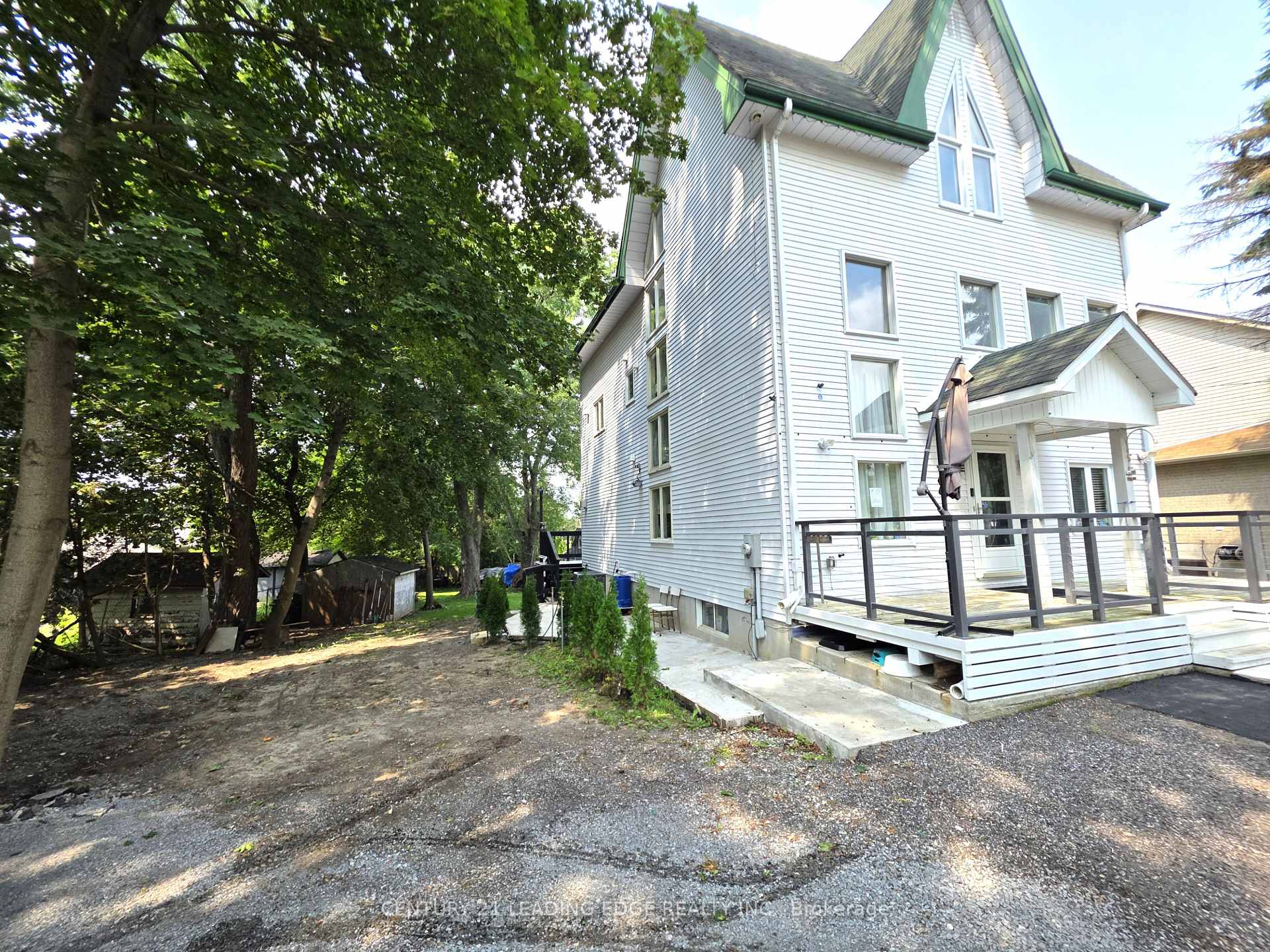Photo 2 of Unit B, 260 Metro Road, Georgina, Historic Lakeshore Communities — HOMEH