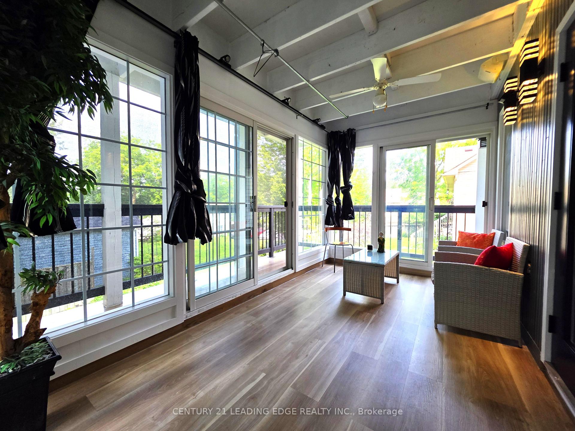 Photo 8 of Unit B, 260 Metro Road, Georgina, Historic Lakeshore Communities — HOMEH