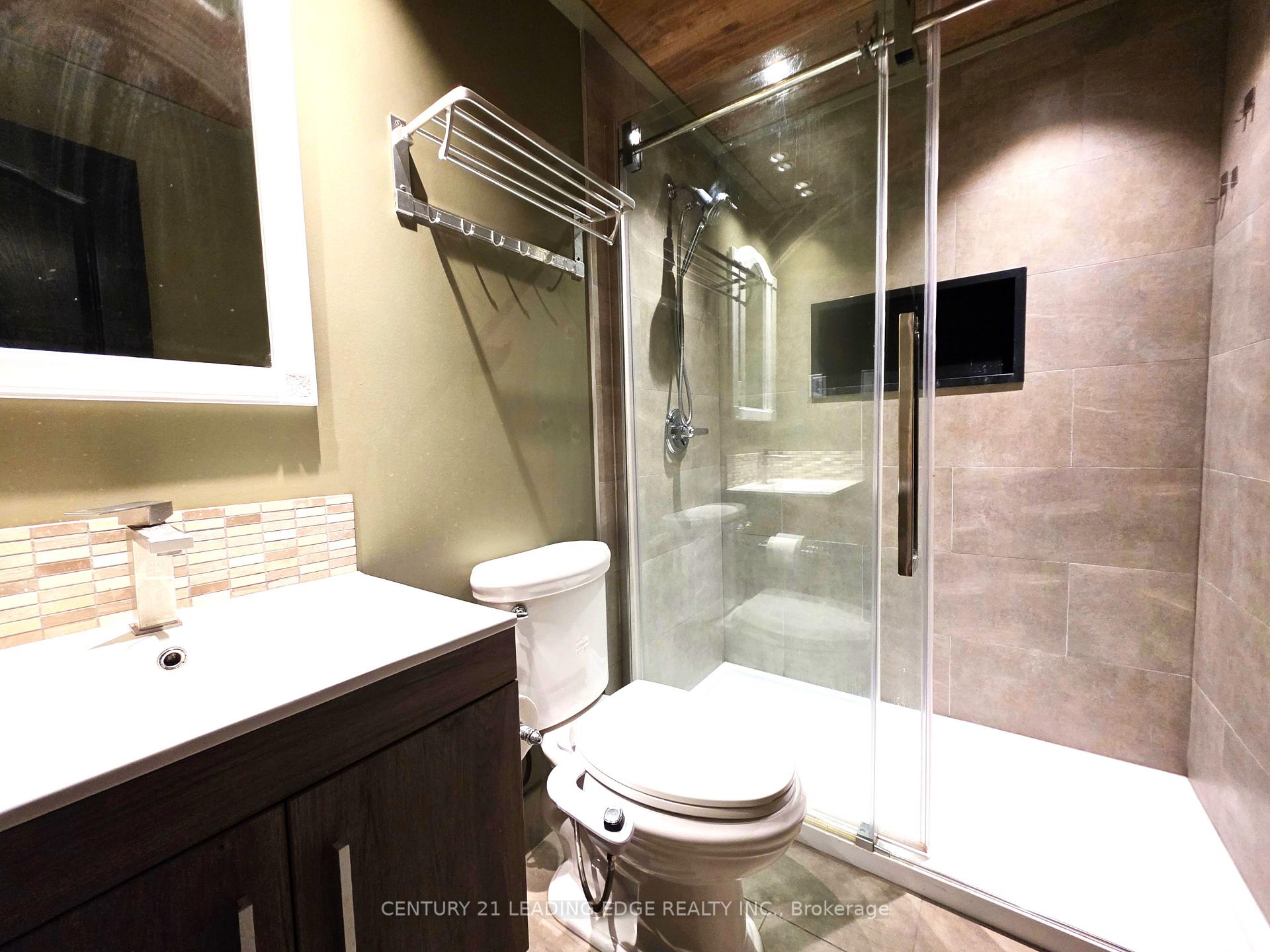 Photo 45 of Unit B, 260 Metro Road, Georgina, Historic Lakeshore Communities — HOMEH