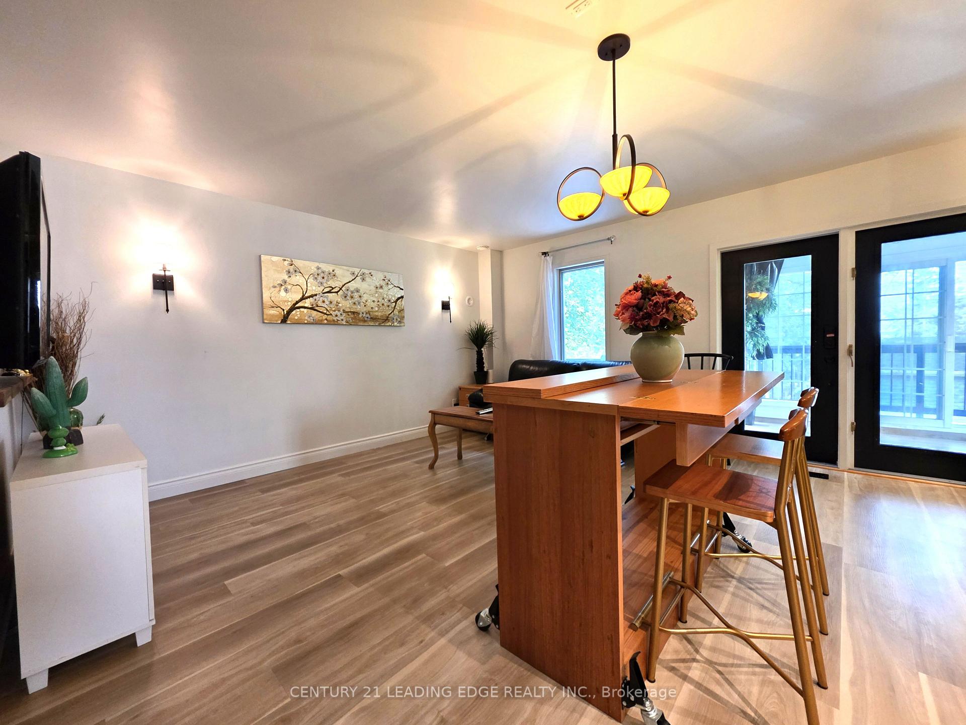 Photo 19 of Unit B, 260 Metro Road, Georgina, Historic Lakeshore Communities — HOMEH