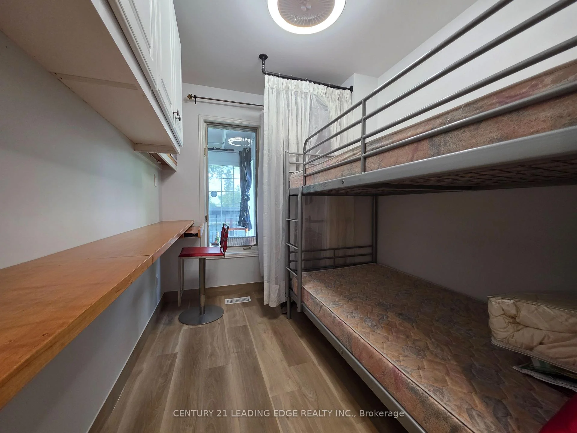 Photo 4 of Unit B, 260 Metro Road, Georgina, Historic Lakeshore Communities — HOMEH